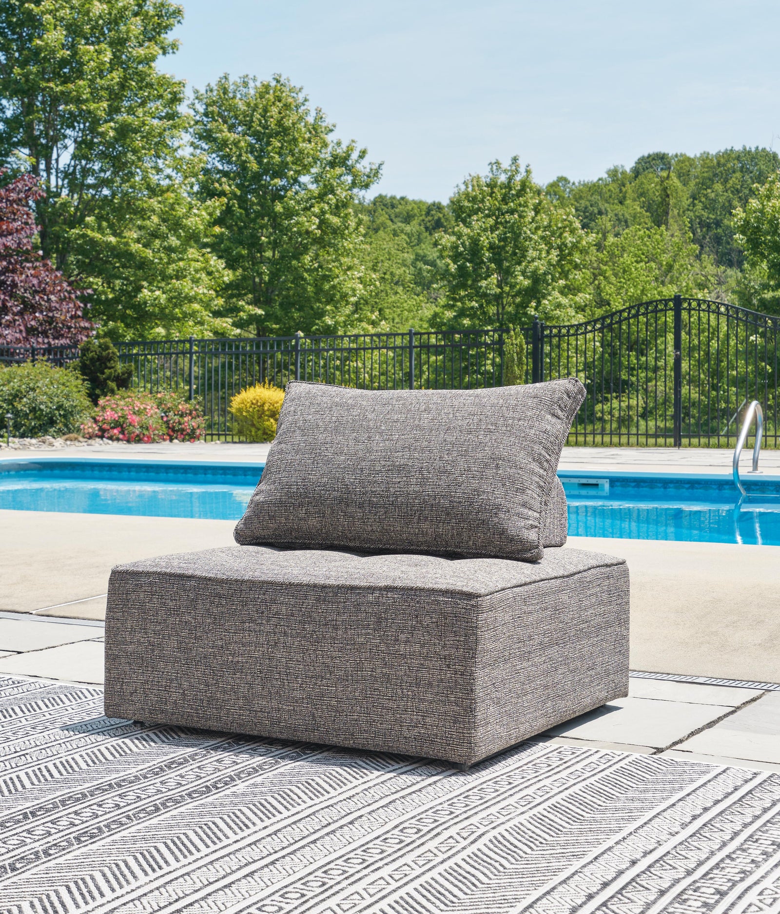 Bree Zee 8-Piece Outdoor Modular Seating (P160-SI) - Image 12