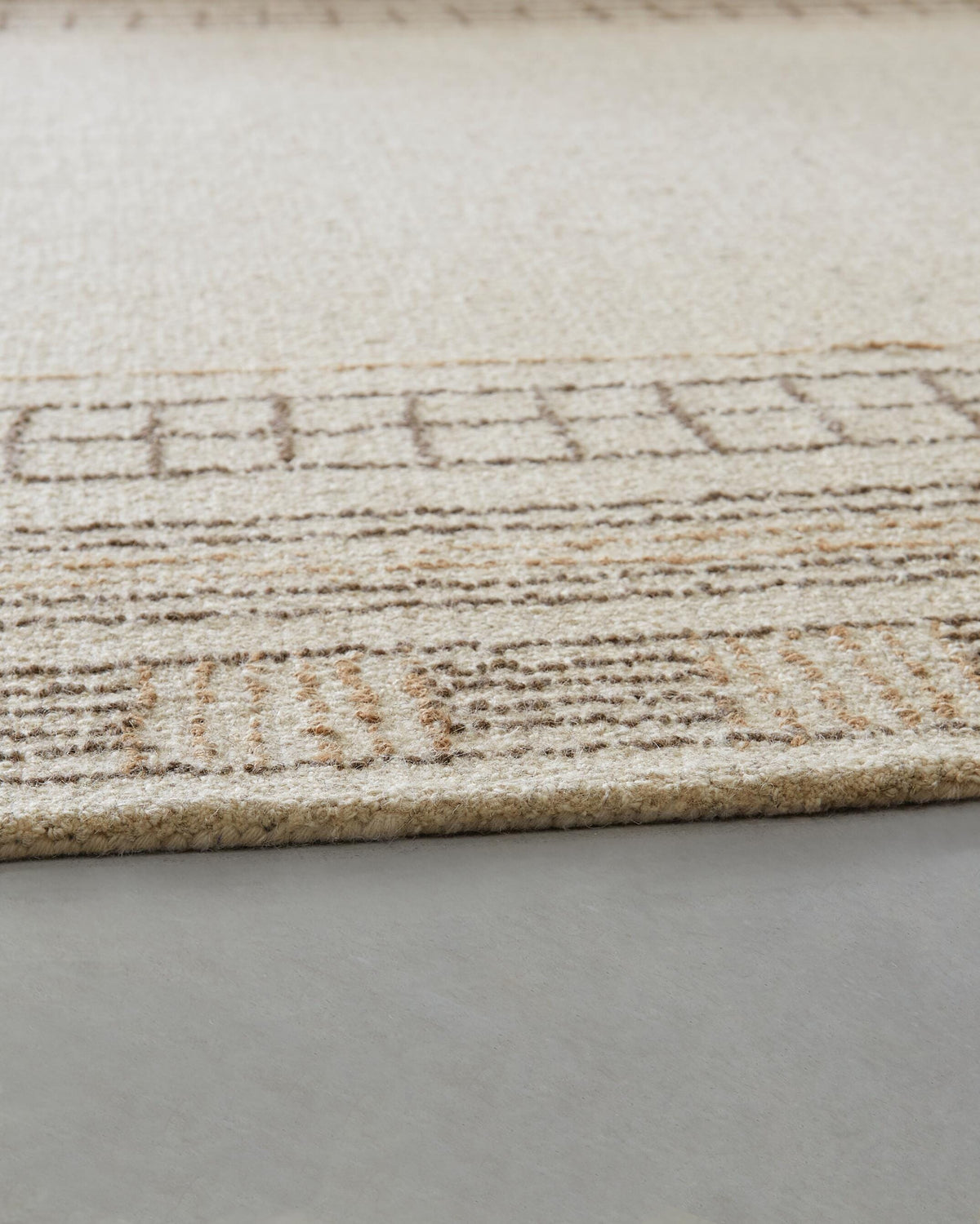 Idaman Large Rug (R40729-SI) - Image 3