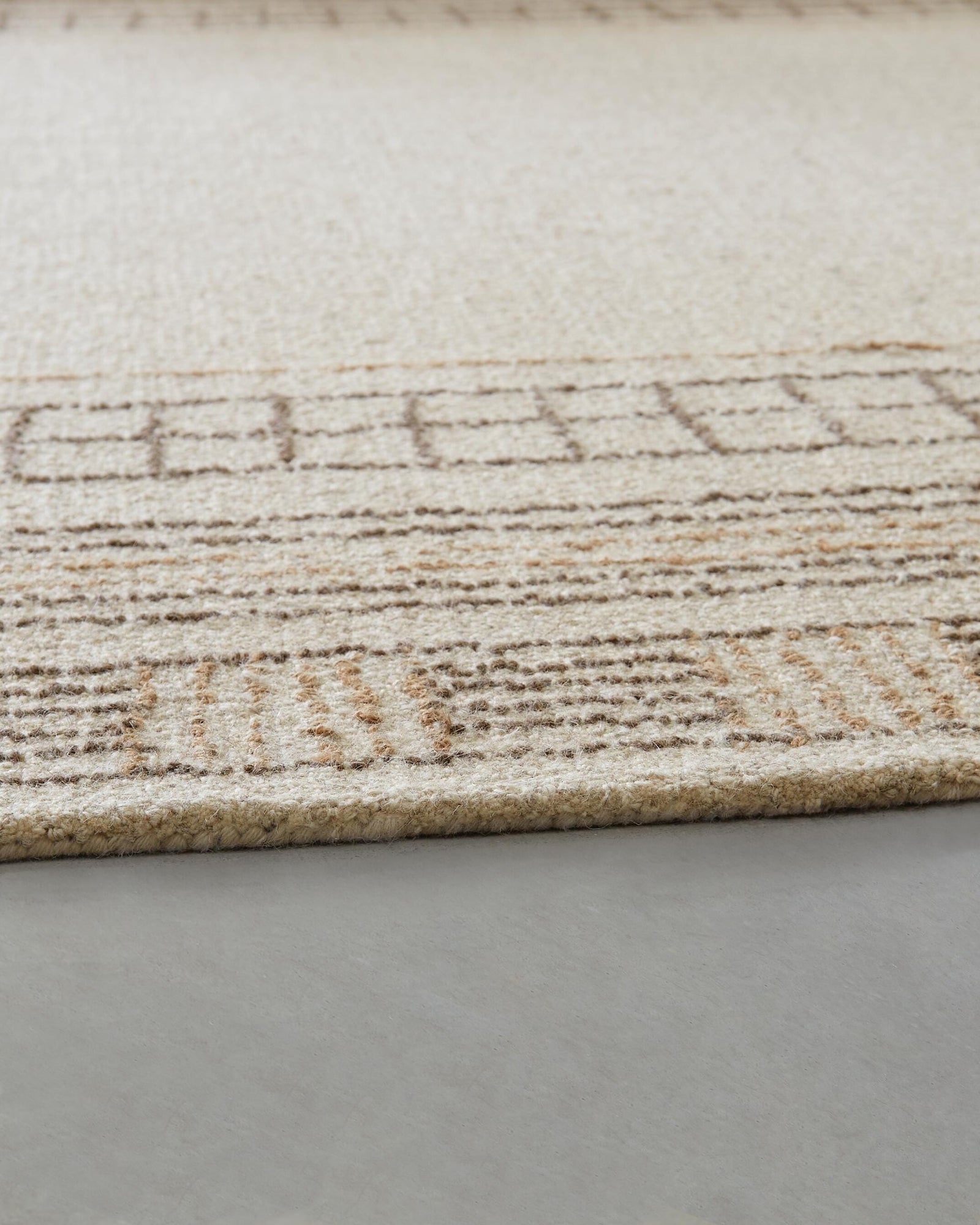 Idaman Large Rug (R40729-SI) - Image 3