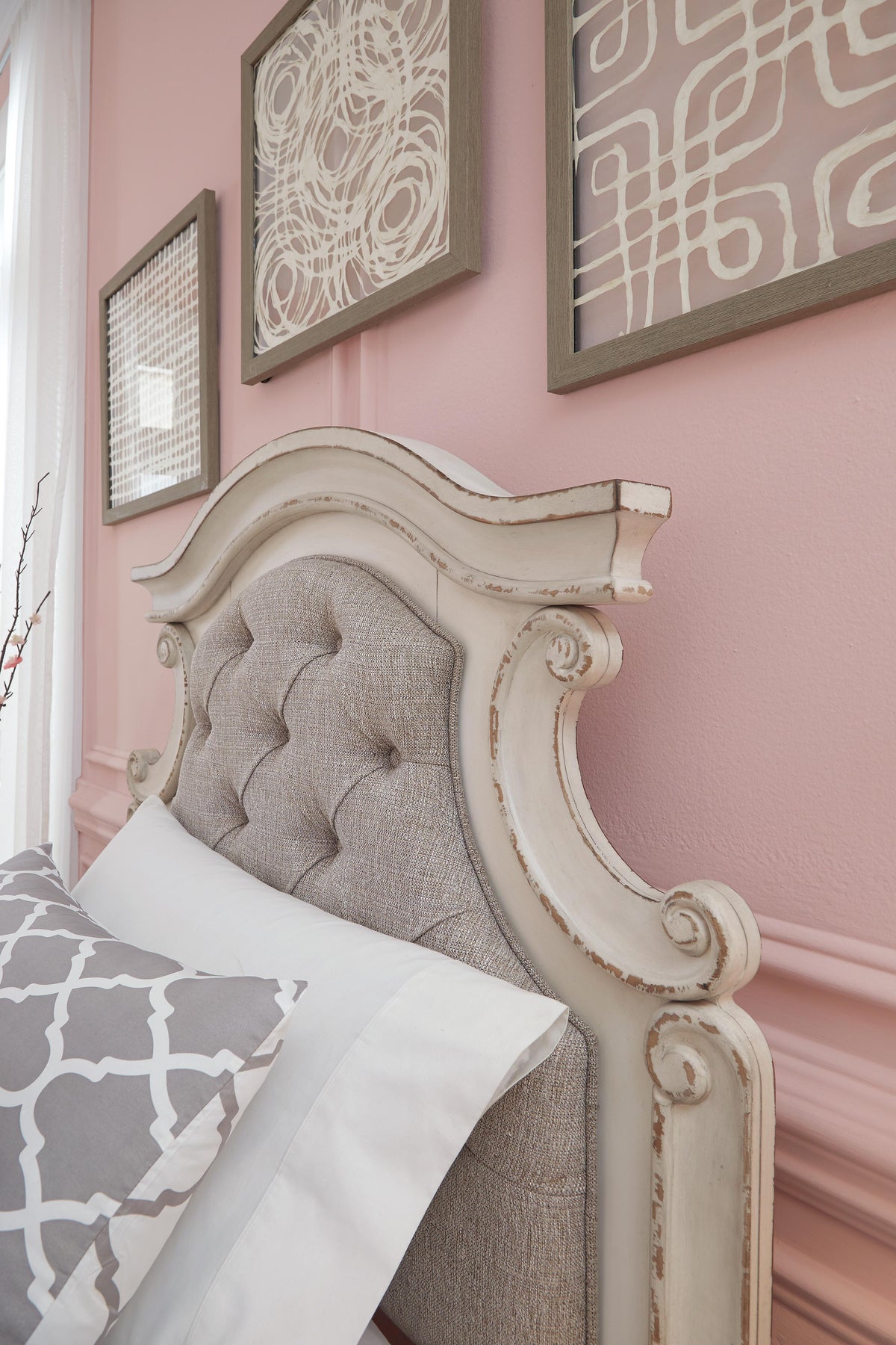 Realyn Upholstered Panel Bed - Chipped White  (B743-SI) - Image 3