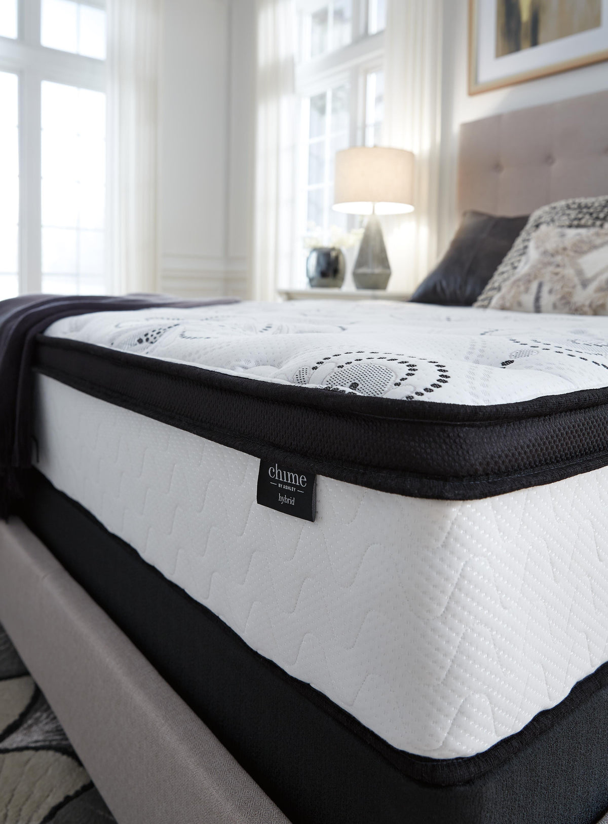 Chime 12 Inch Hybrid Queen Mattress (M697-SI) - Image 12