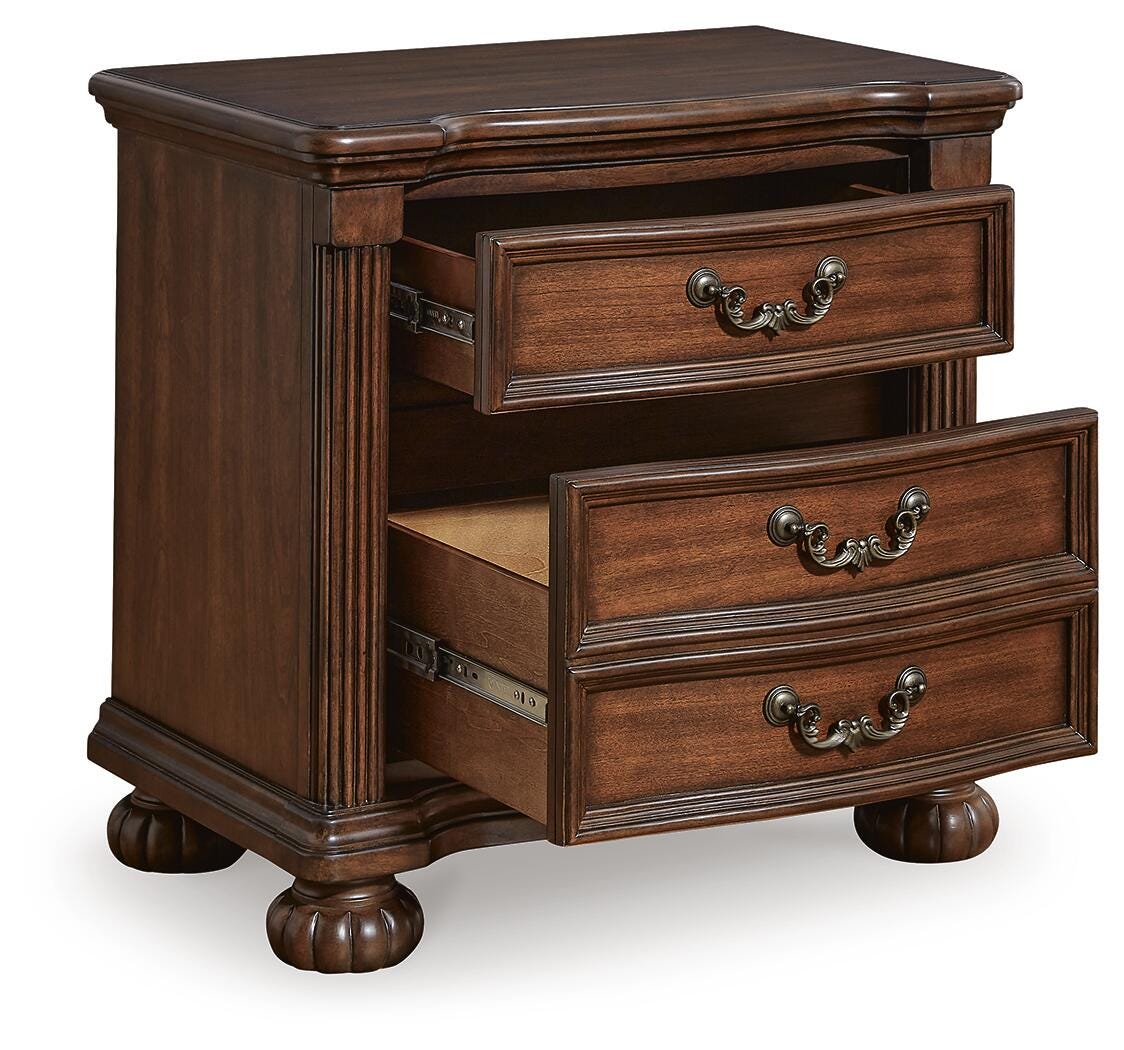 Lavinton Poster Bed and 2 Nightstands (B764-SI) - Image 7
