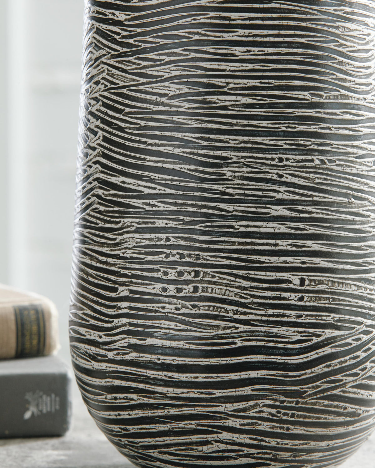 Fynn Vase (A2000515-SI) - Image 3