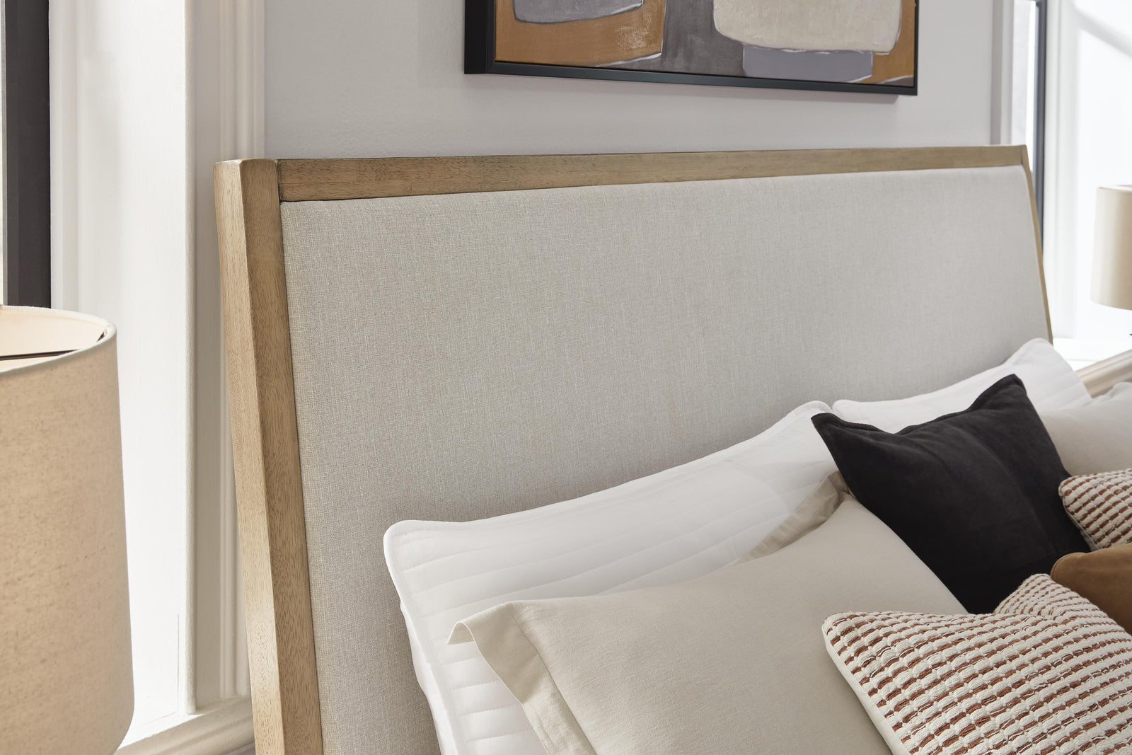 Tomtyn Upholstered Bed - Light Brown  (B622-SI) - Image 2