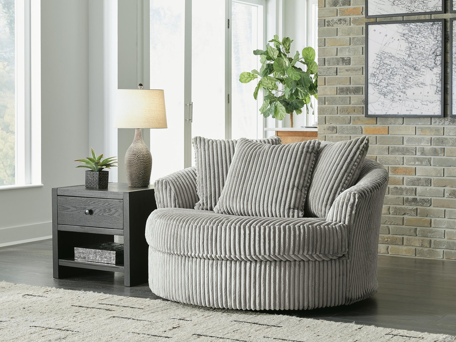 Lindyn Oversized Swivel Accent Chair (21105-SI) - Image 2