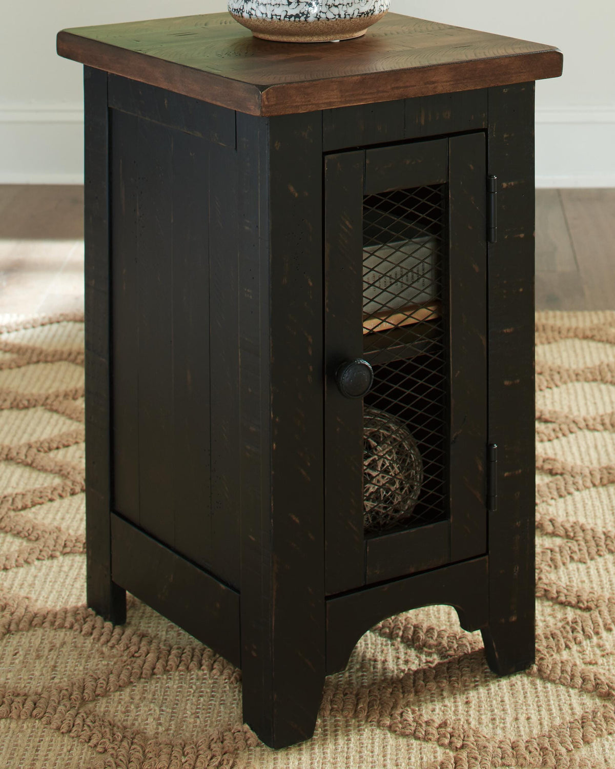 Valebeck Chairside End Table - Black/Brown  (T468-SI) - Image 2