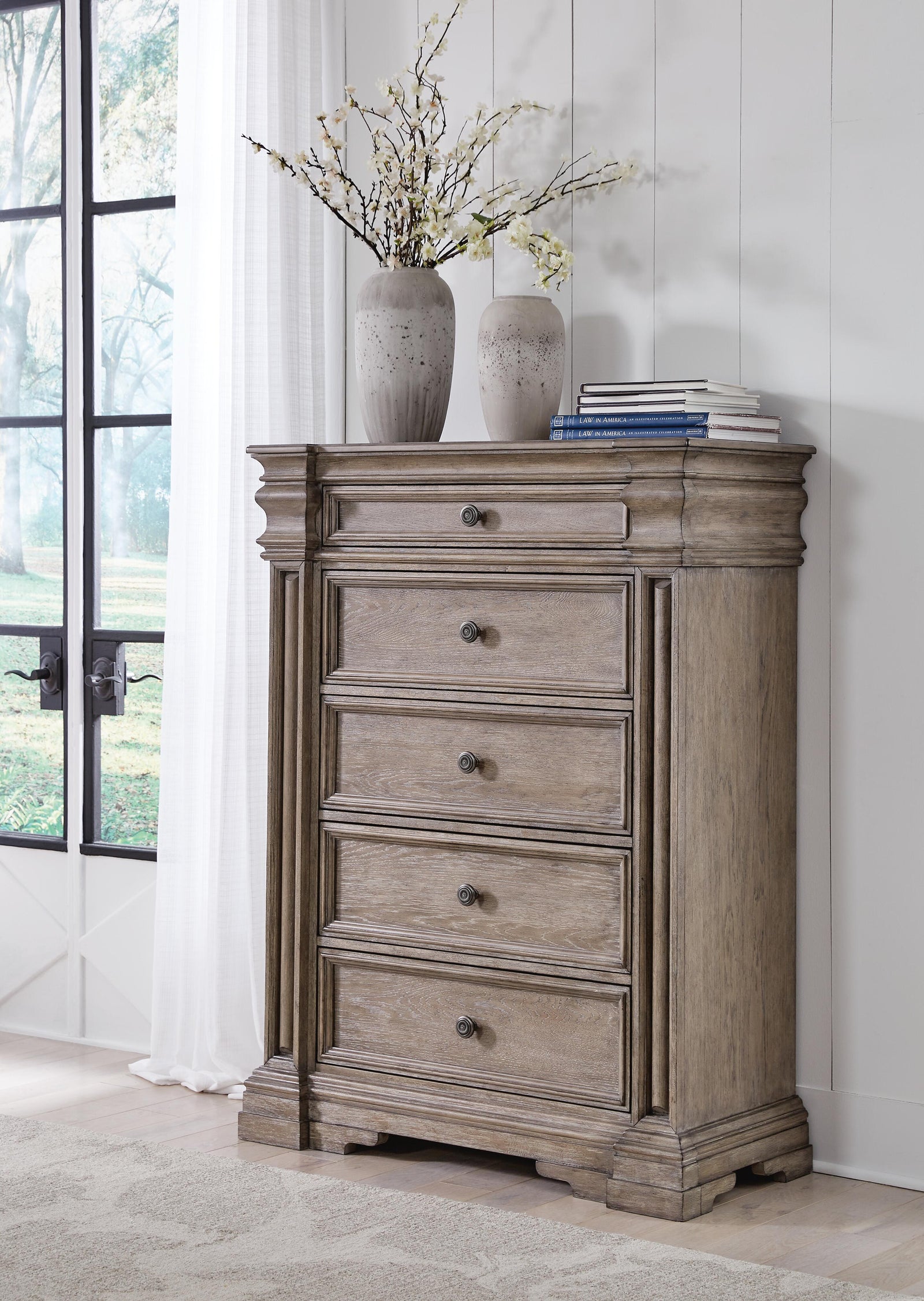 Blairhurst Panel Bed, Dresser, Mirror, Chest and Nightstand - Light Grayish Brown  (B916-SI) - Image 15