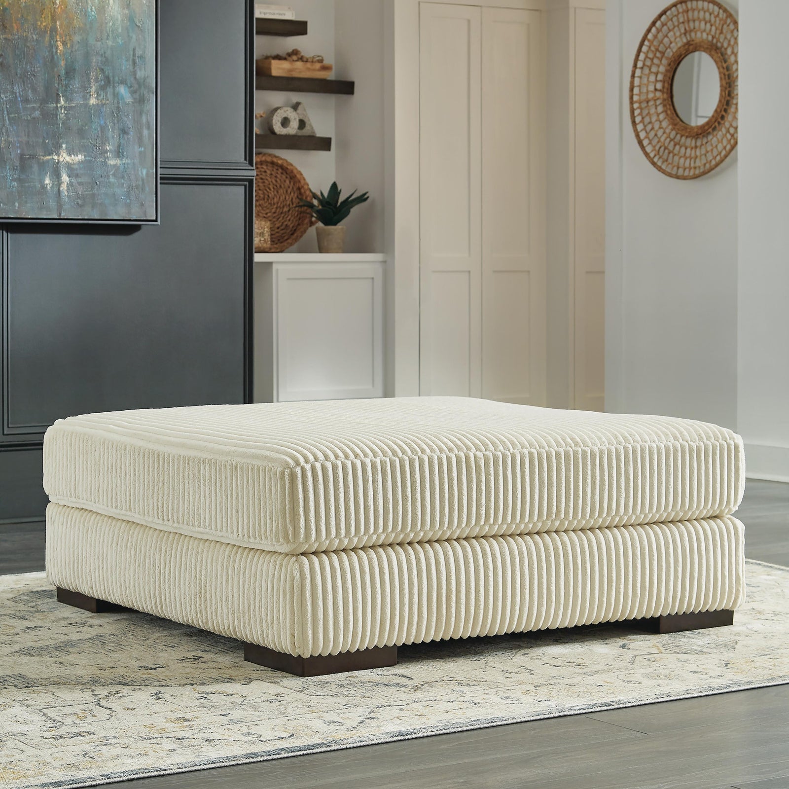 Lindyn Oversized Swivel Accent Chair (21104-SI) - Image 40