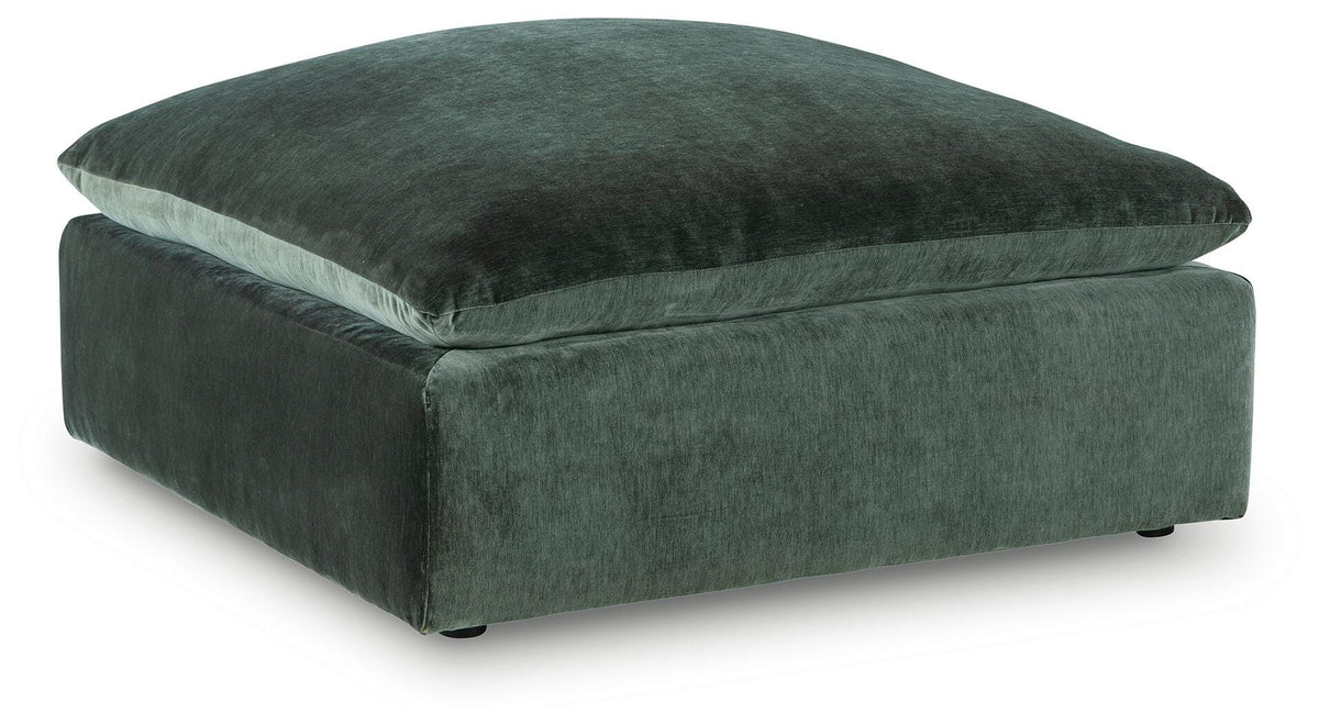 Carriage View Right-Arm Facing Sofa (78001-SI) - Image 6