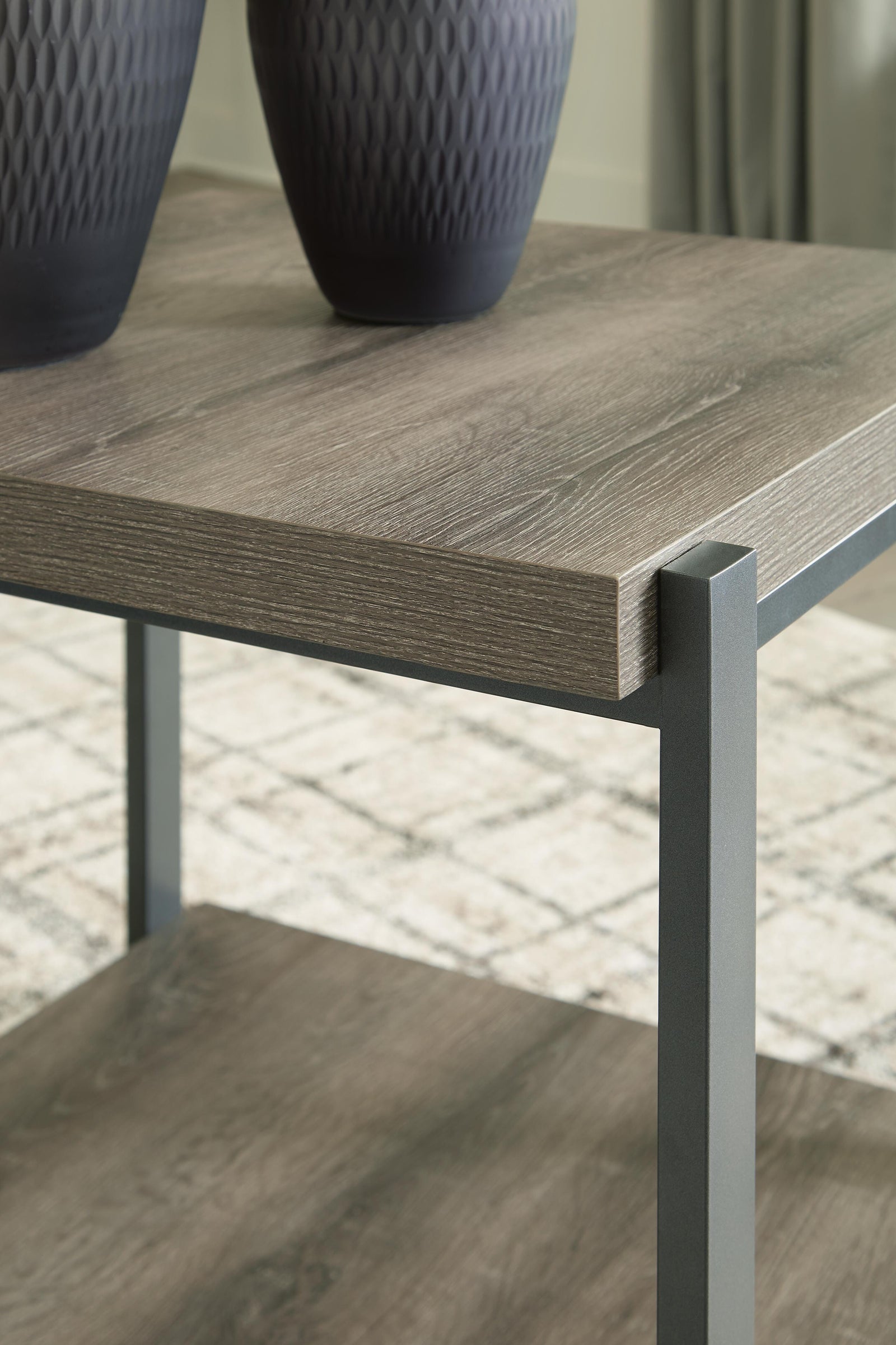 Wilmaden Table (Set of 3) - Gray/Black  (T393-SI) - Image 13