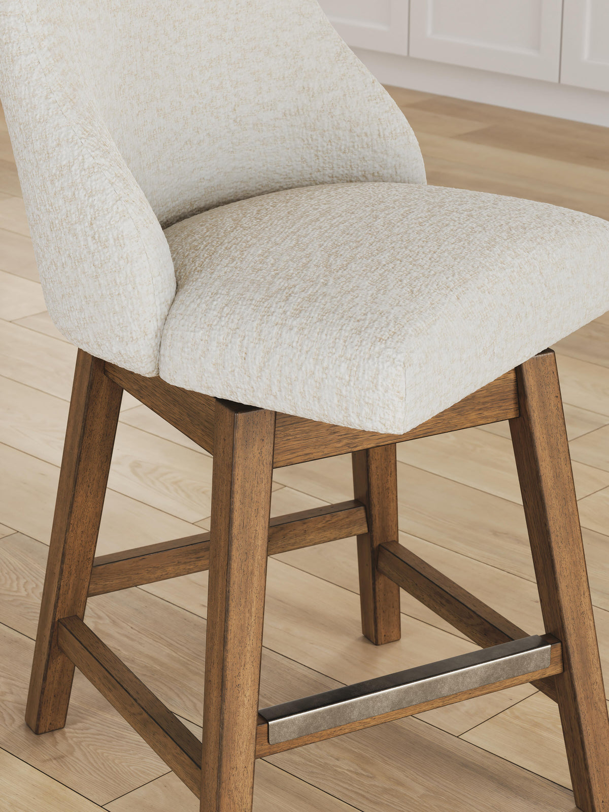 Cabalynn Dining Set (D974-SI) - Image 21