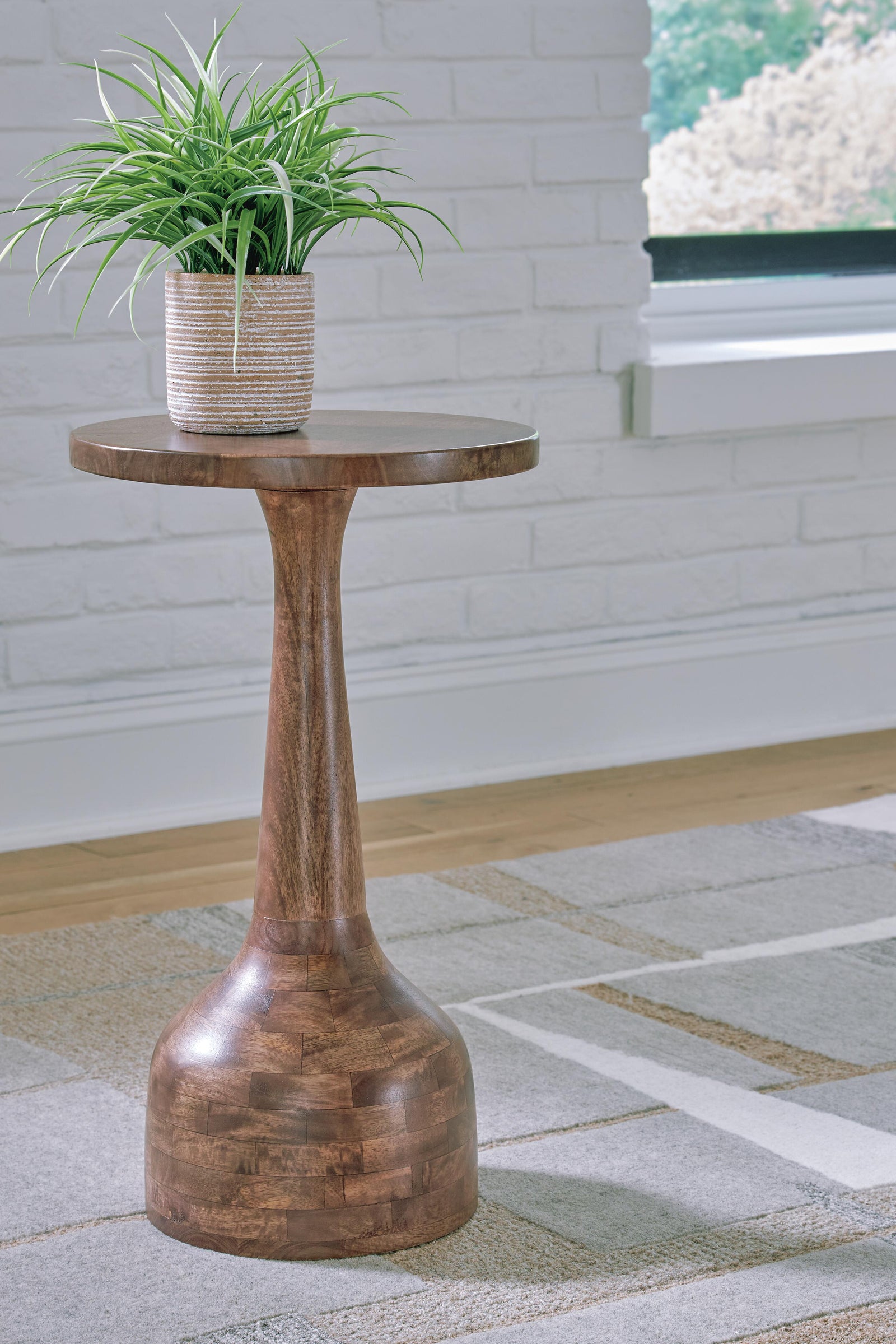 Joville Accent Table (A4000627-SI) - Image 3