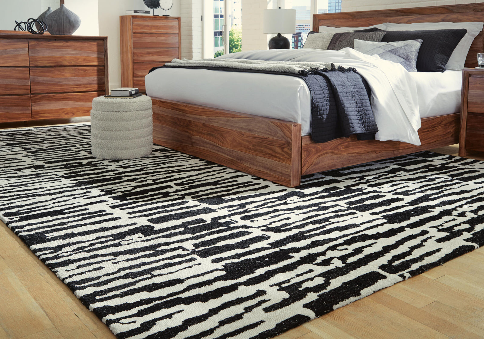 Bramshaw 10 x 14 Rug (R40676-SI) - Image 3