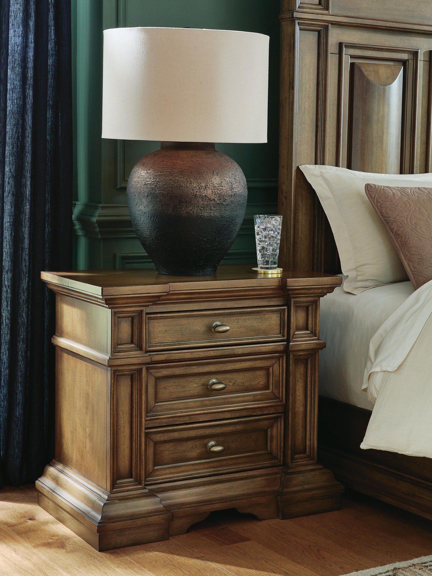 Frantanna Nightstand (PCB949-SI) - Image 2