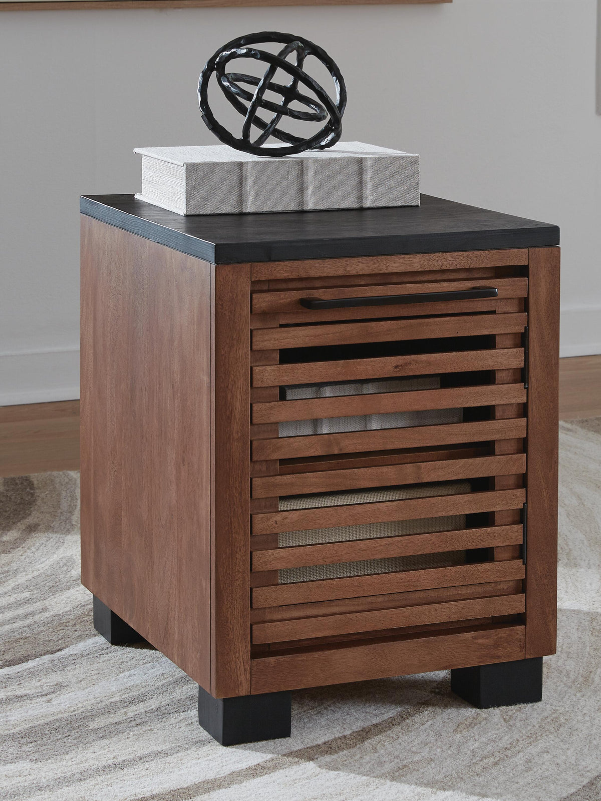 Kallari Chairside End Table - Warm Brown/Black  (T737-SI) - Image 2