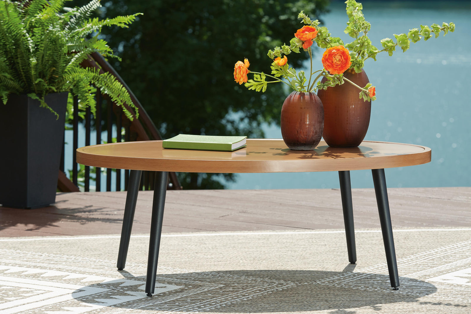 Horizon Hall Outdoor Coffee Table (P572-SI) - Image 4