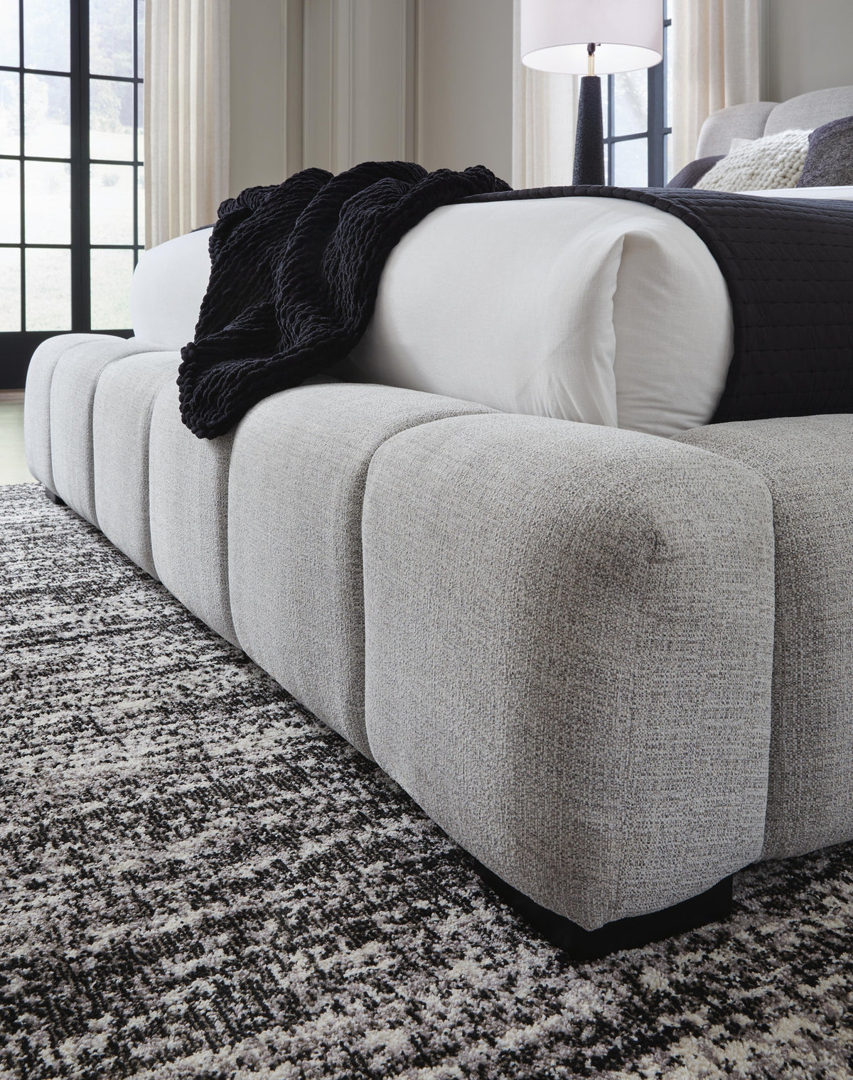 Grendusk King Upholstered Bed (PCB584-SI) - Image 8