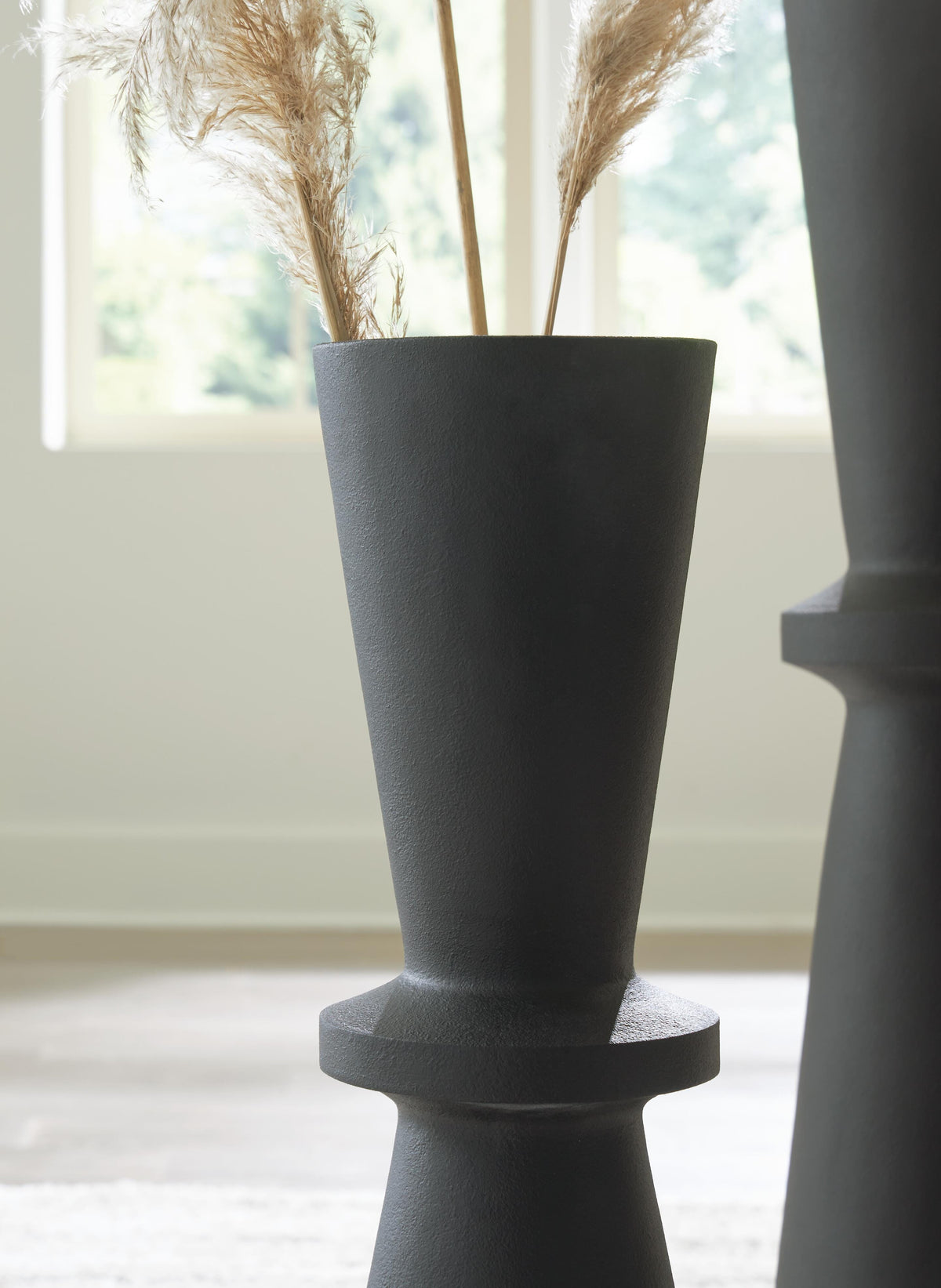 Collisten Vase (A2000663-SI) - Image 3