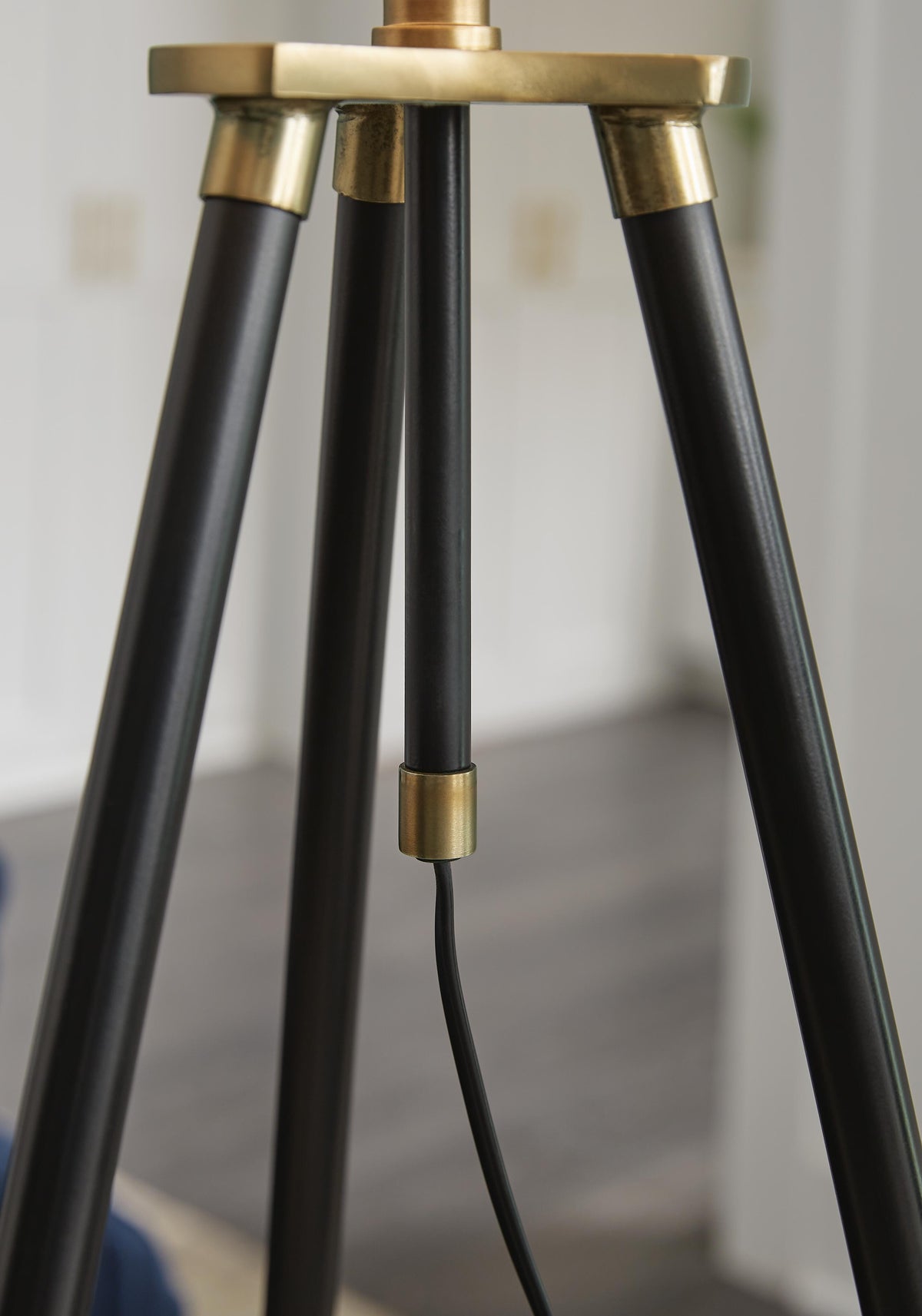 Cashner Floor Lamp (L206101-SI) - Image 4