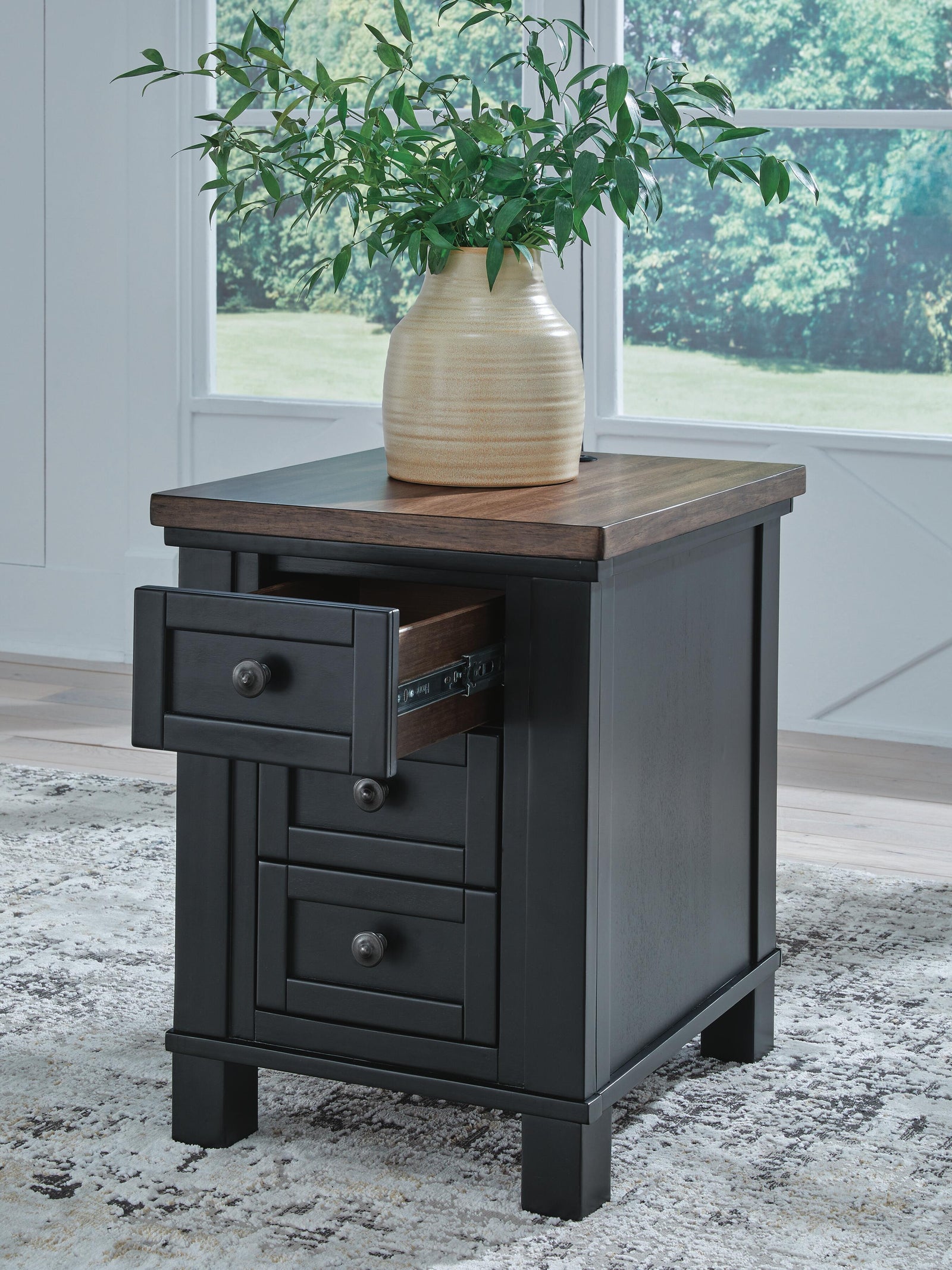 Wildenauer Chairside End Table - Brown/Black  (T664-SI) - Image 8
