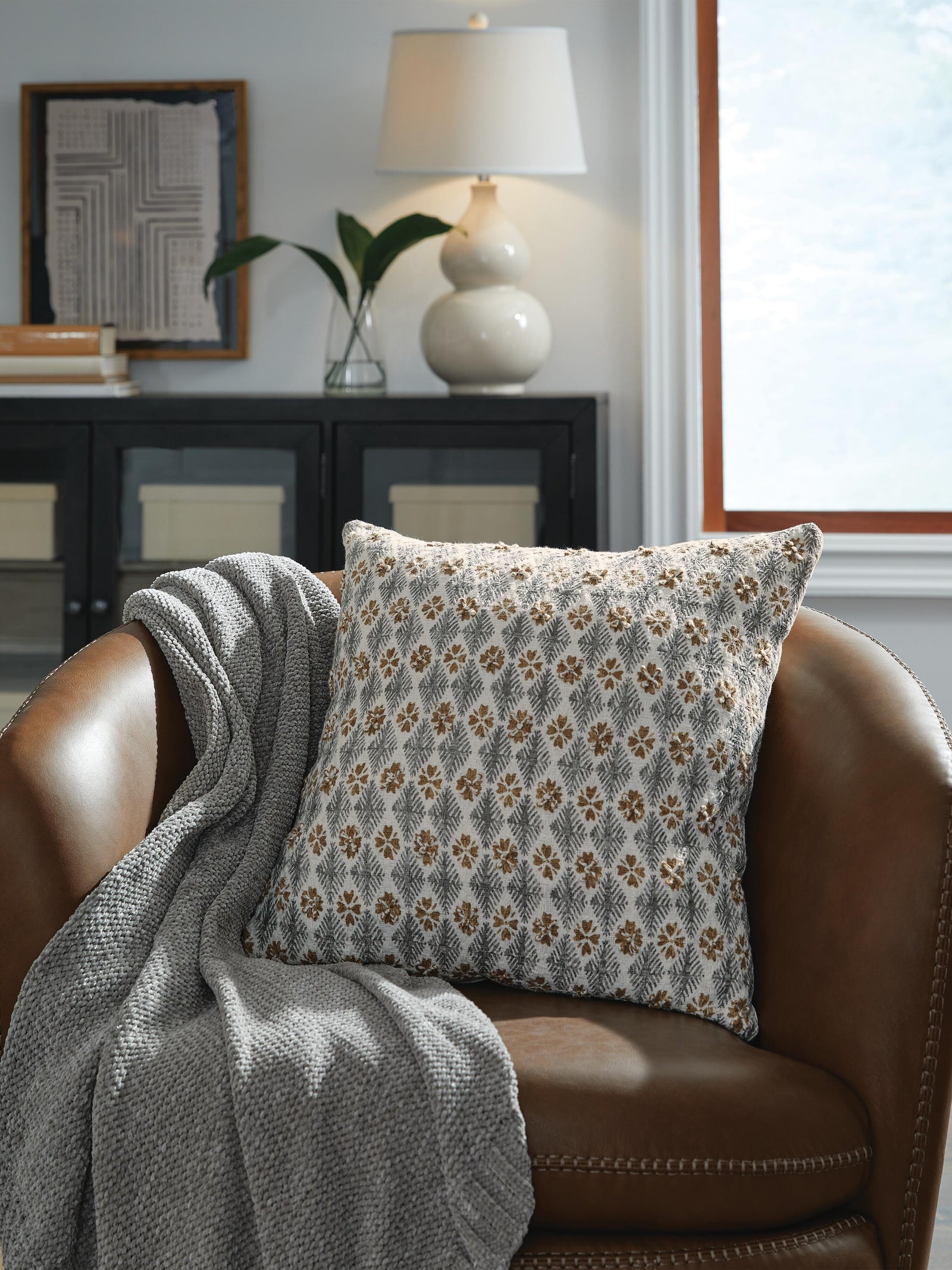 Dainwick Pillow (Set of 4) (A1001102-SI) - Image 2