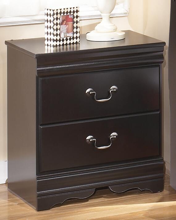 Huey Vineyard Sleigh Bed, Dresser, Mirror, Chest and Nightstand - Black  (B128-SI) - Image 6