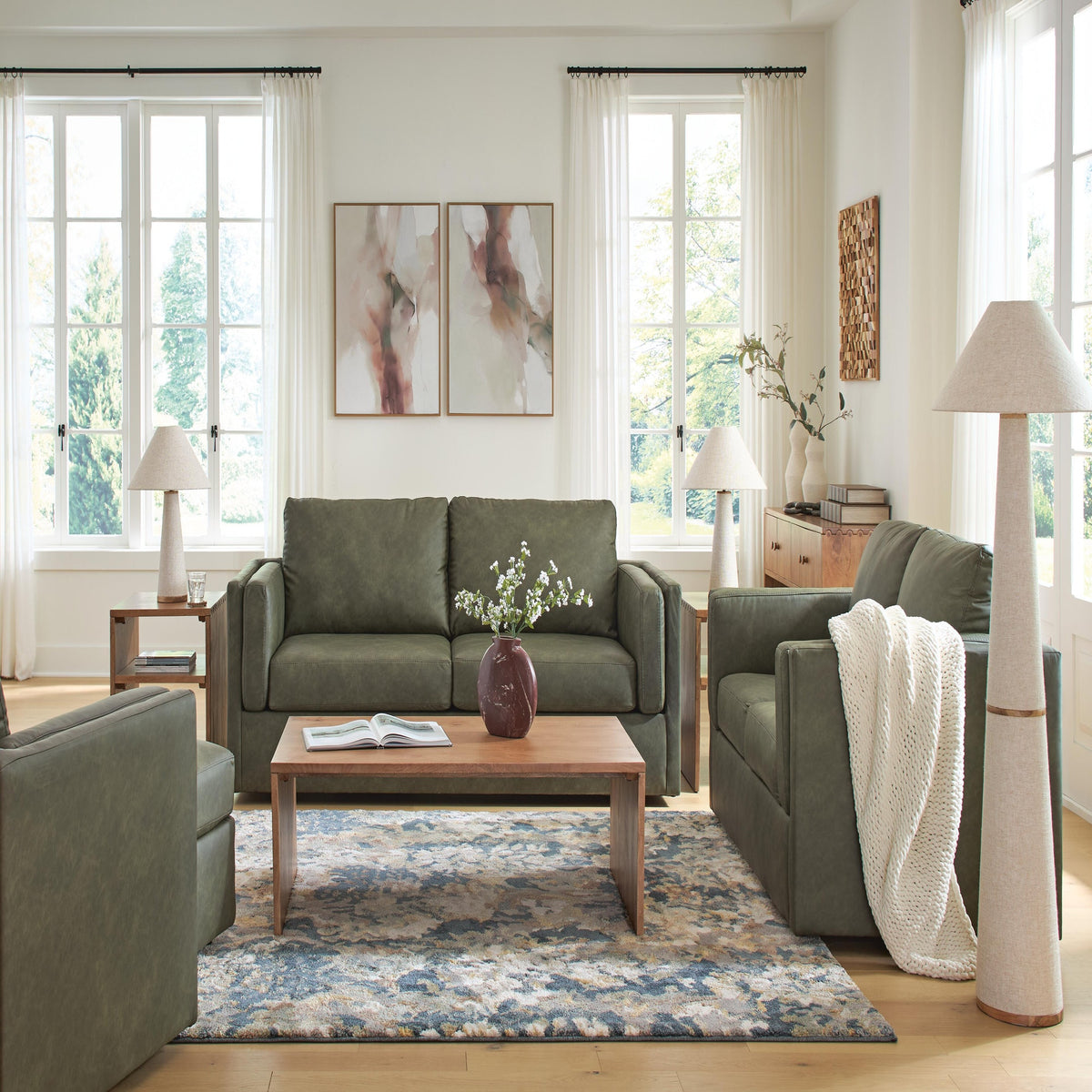 Hollis Studio Sofa (PC85604-SI)