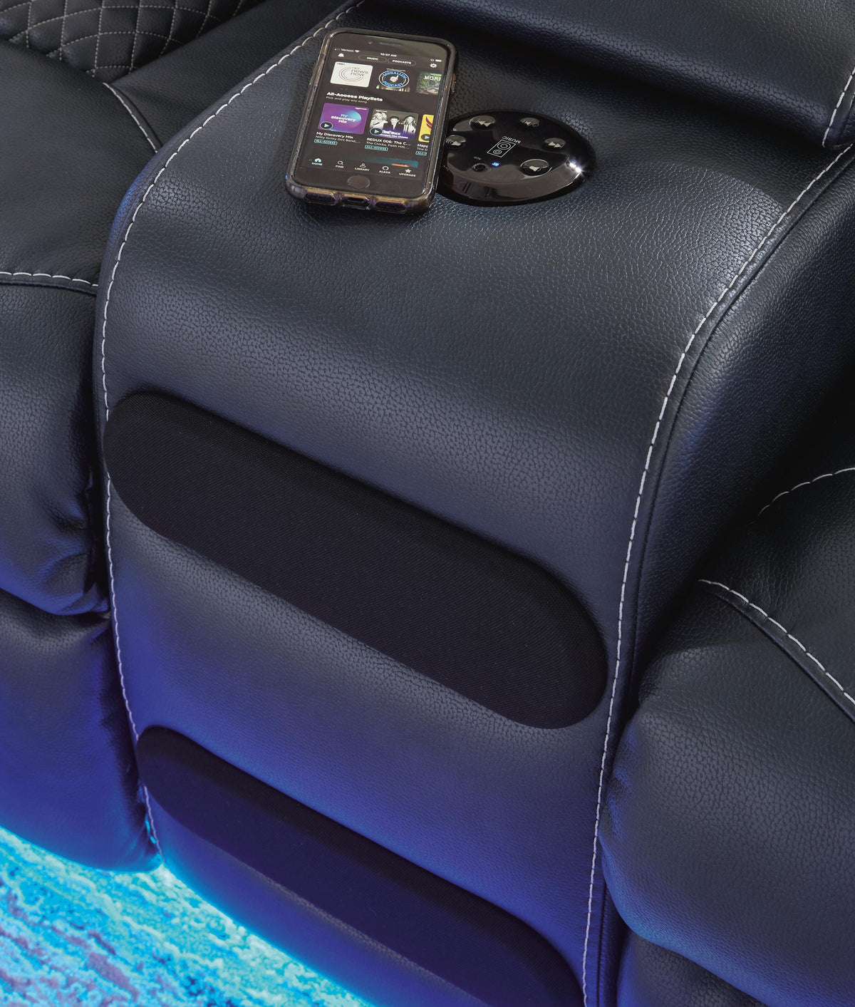 Fyne-Dyme Power Reclining Sofa and Loveseat (36603-SI) - Image 10