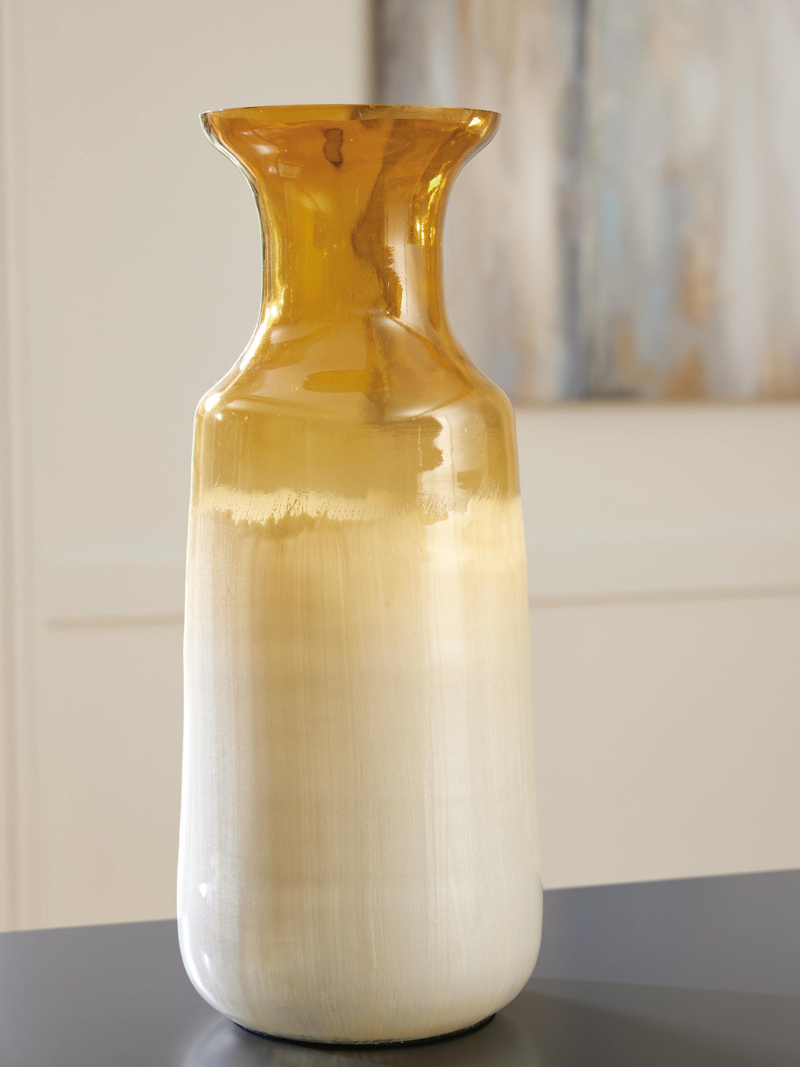 Wynburg Vase (A2000724-SI) - Image 2