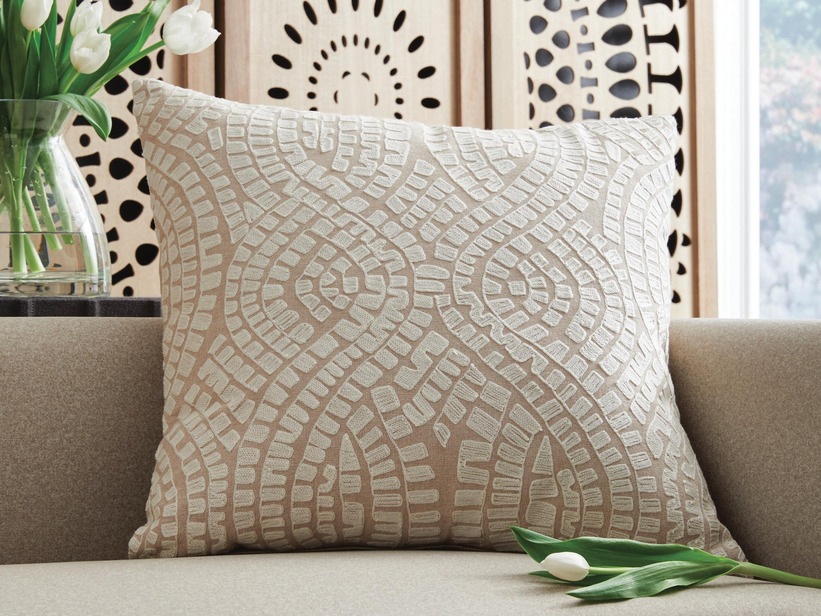 Cortlen Pillow (Set of 4) (A1001122-SI) - Image 2