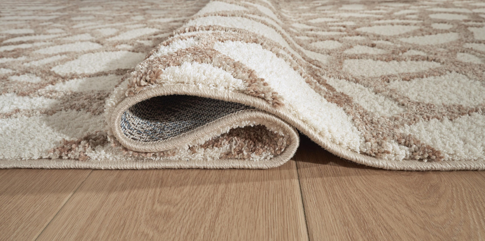 Wessonland Extra Large Rug (R40865-SI) - Image 4