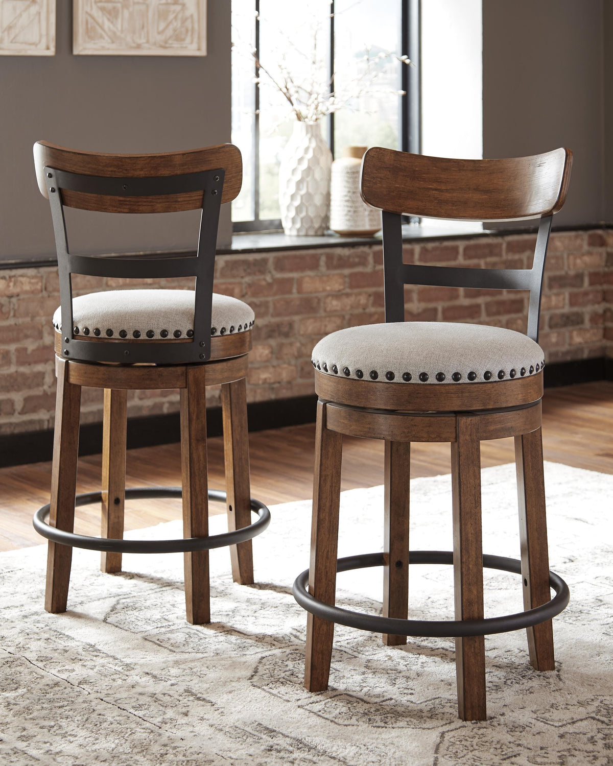 Valebeck Counter Height Dining Table and 4 Barstools (D546-SI) - Image 6