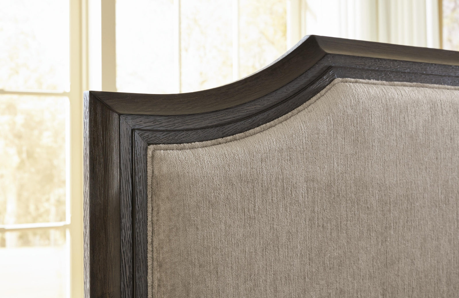 Wickenger Queen Upholstered Panel Bed (PCB889-SI) - Image 7