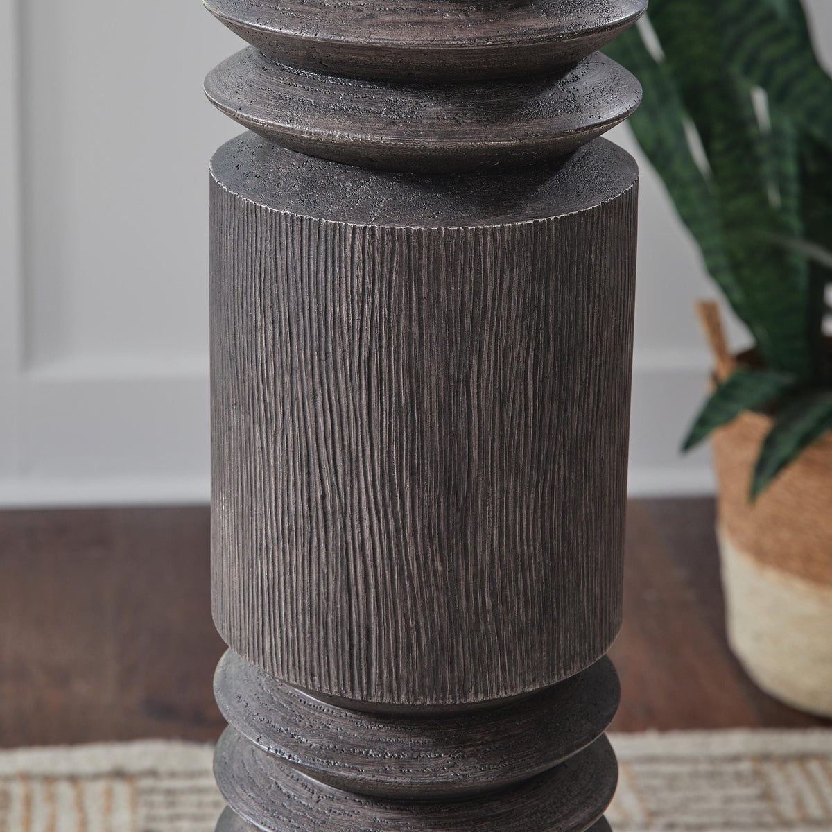 Fainwell Floor Lamp (L235861-SI) - Image 3