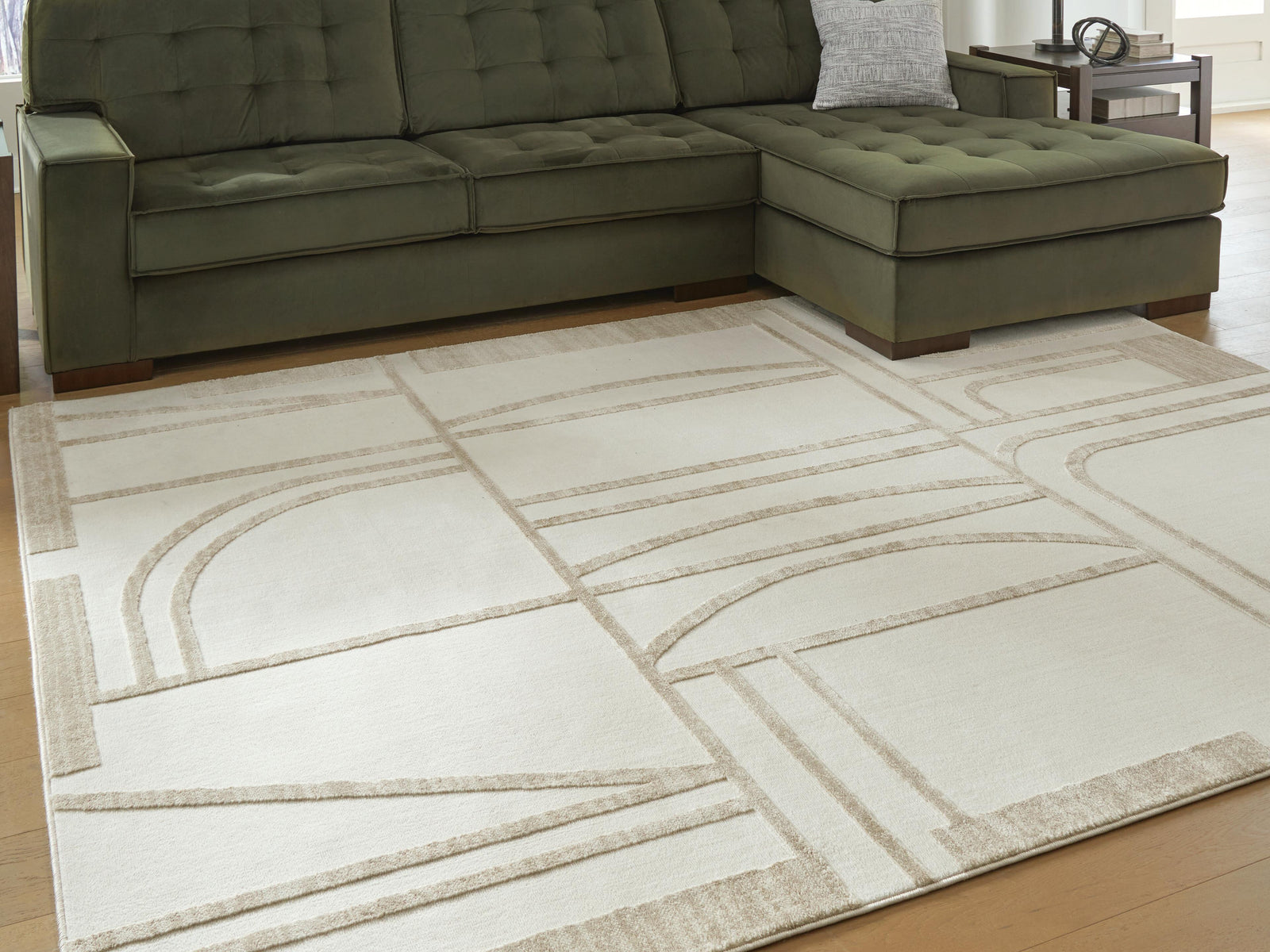 Farongrove 710 x 10 Area Rug (R40767-SI) - Image 4
