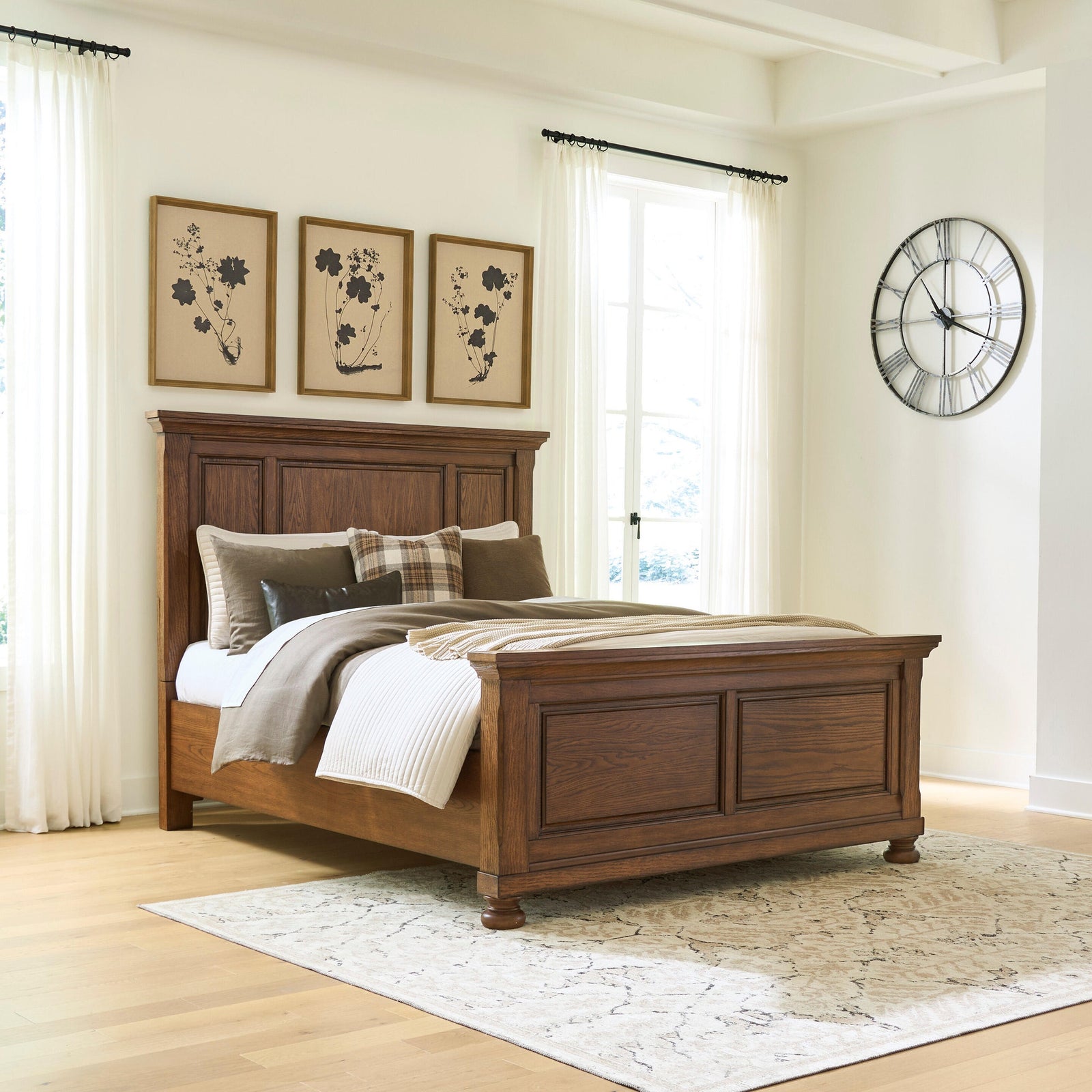 Zackaryn Queen Panel Bed (PCB807-SI) - Image 5
