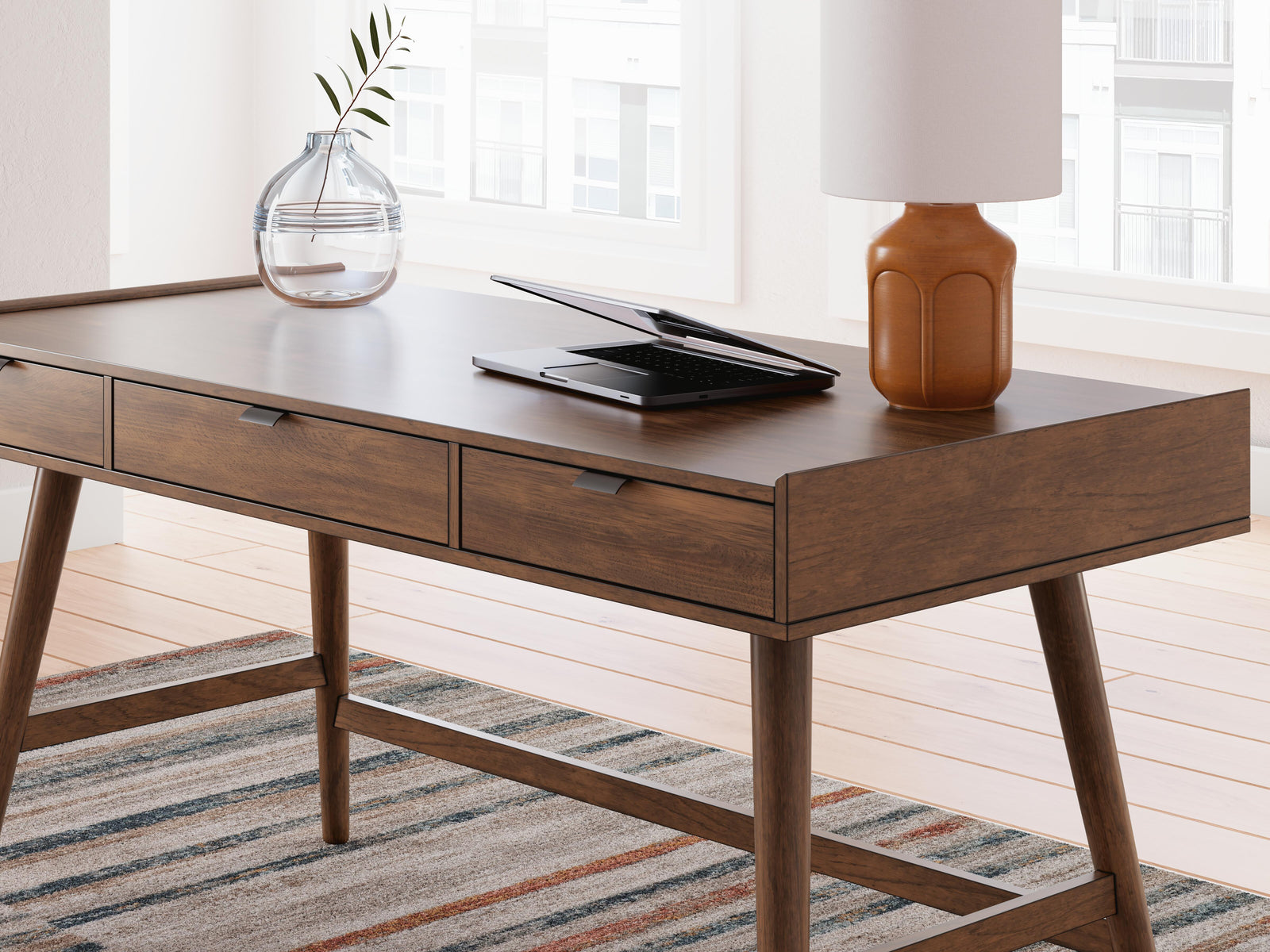 Lyncott 60 Home Office Desk (H615-SI) - Image 10