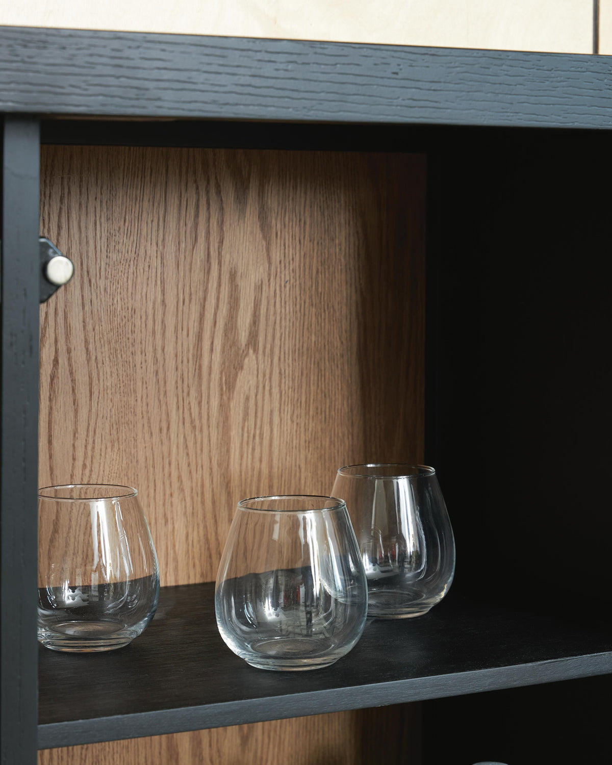 Armenleigh Accent Cabinet (A4000702-SI) - Image 5