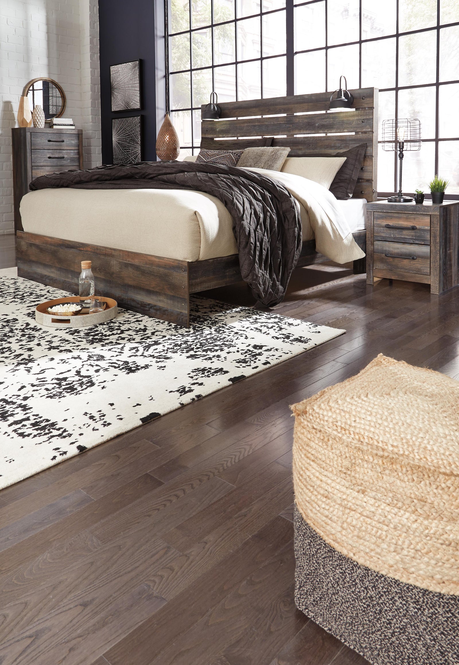 Drystan Panel Bed - Multi  (B211-SI) - Image 4