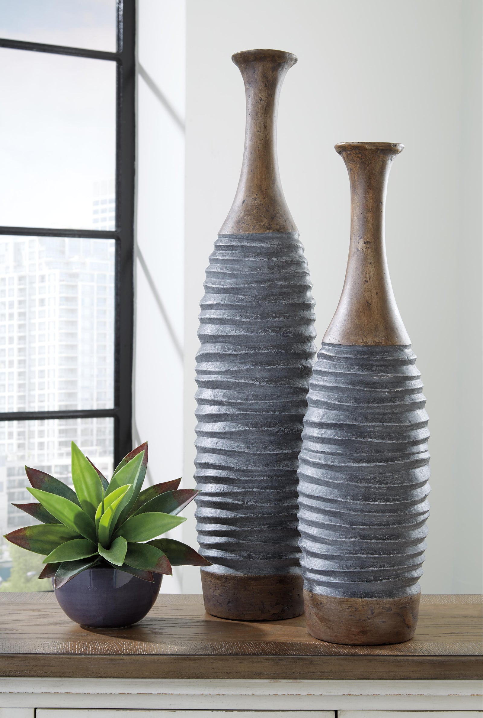 Blayze Vase (Set of 2) (A2000388-SI) - Image 3