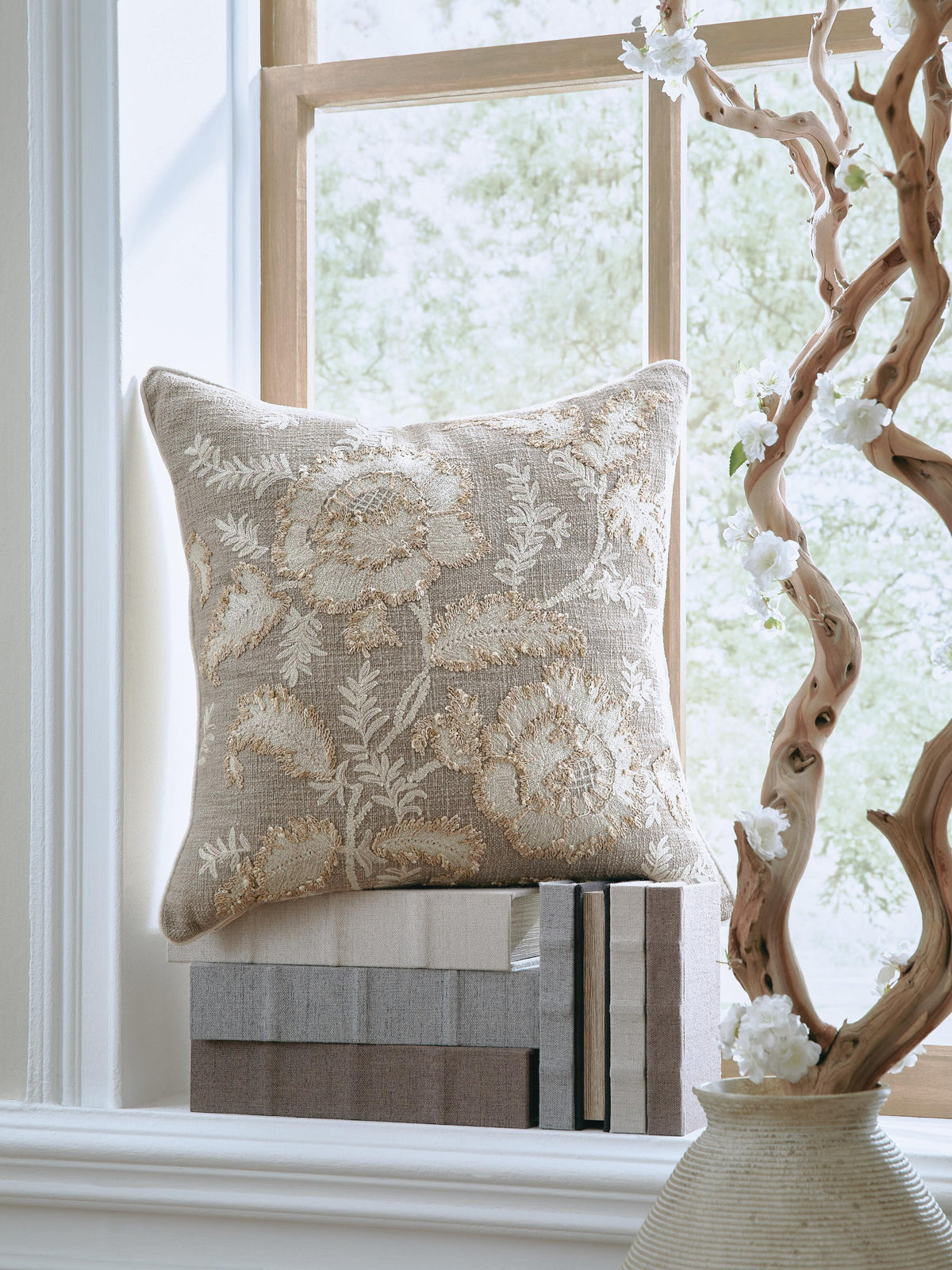 Viveka Pillow (Set of 4) (A1001146-SI) - Image 2