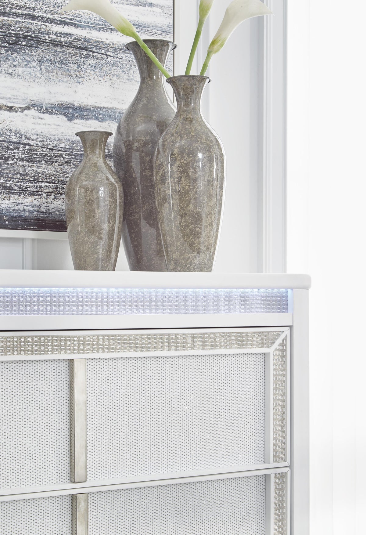 Chalanna Chest of Drawers - White  (B822-SI) - Image 6