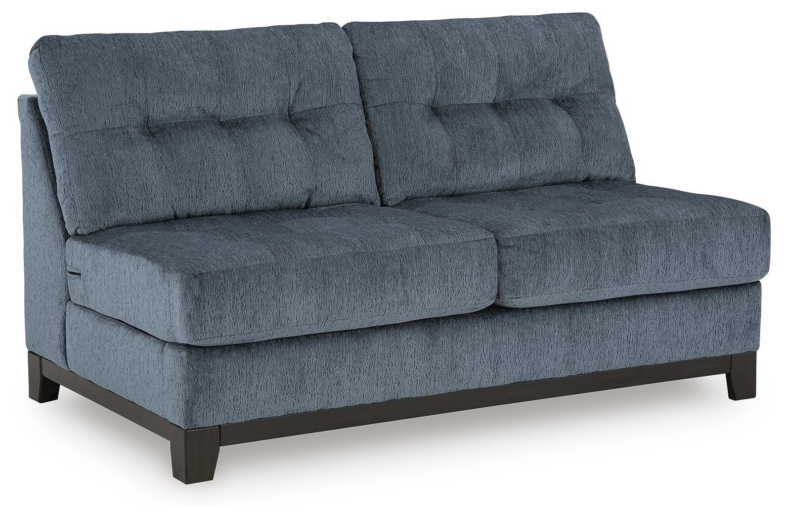 Maxon Place 3-Piece Sectional and Ottoman (33003-SI) - Image 10