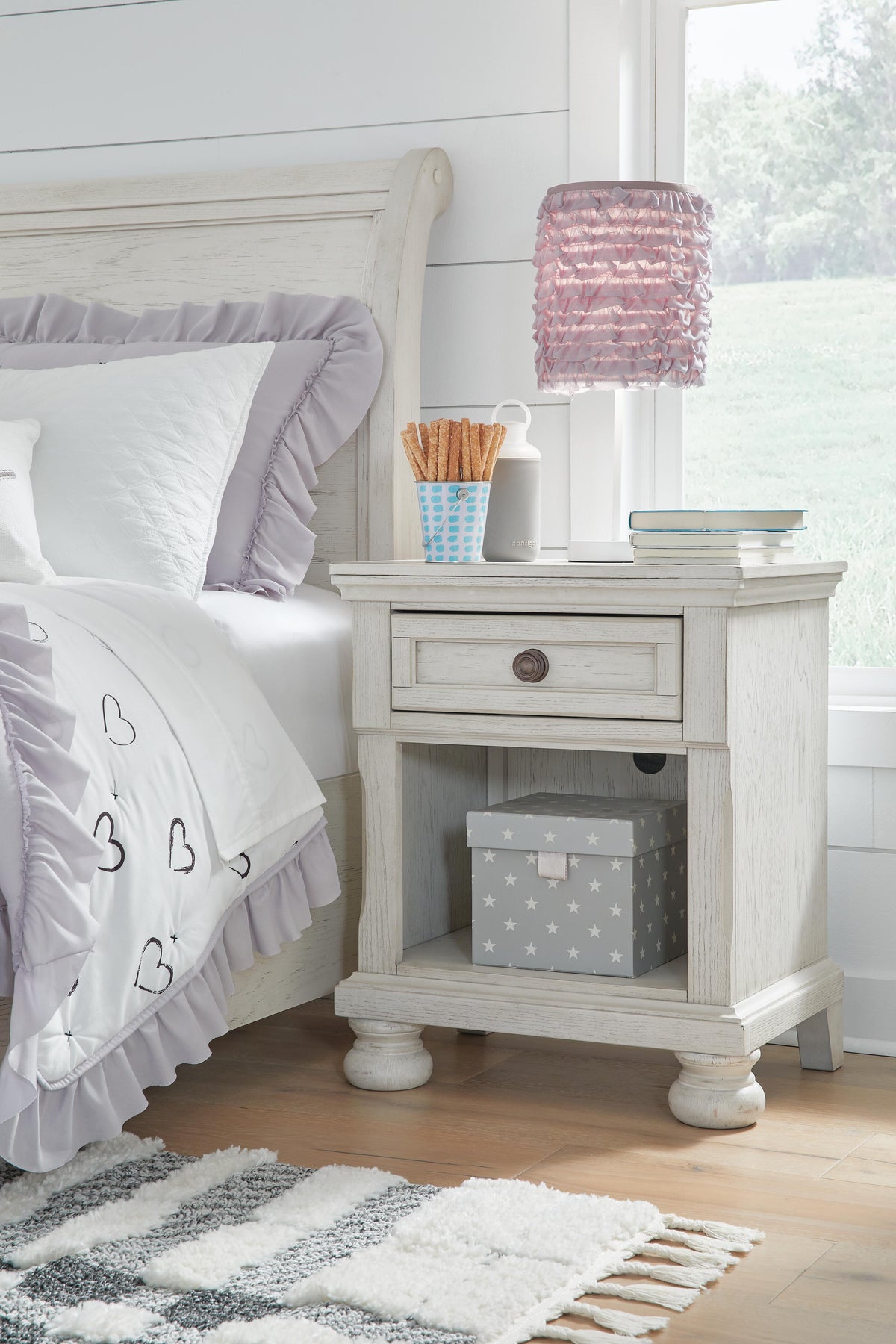 Robbinsdale Storage Bed, Dresser, Mirror and Nightstand - Antique White  (B742-SI) - Image 13