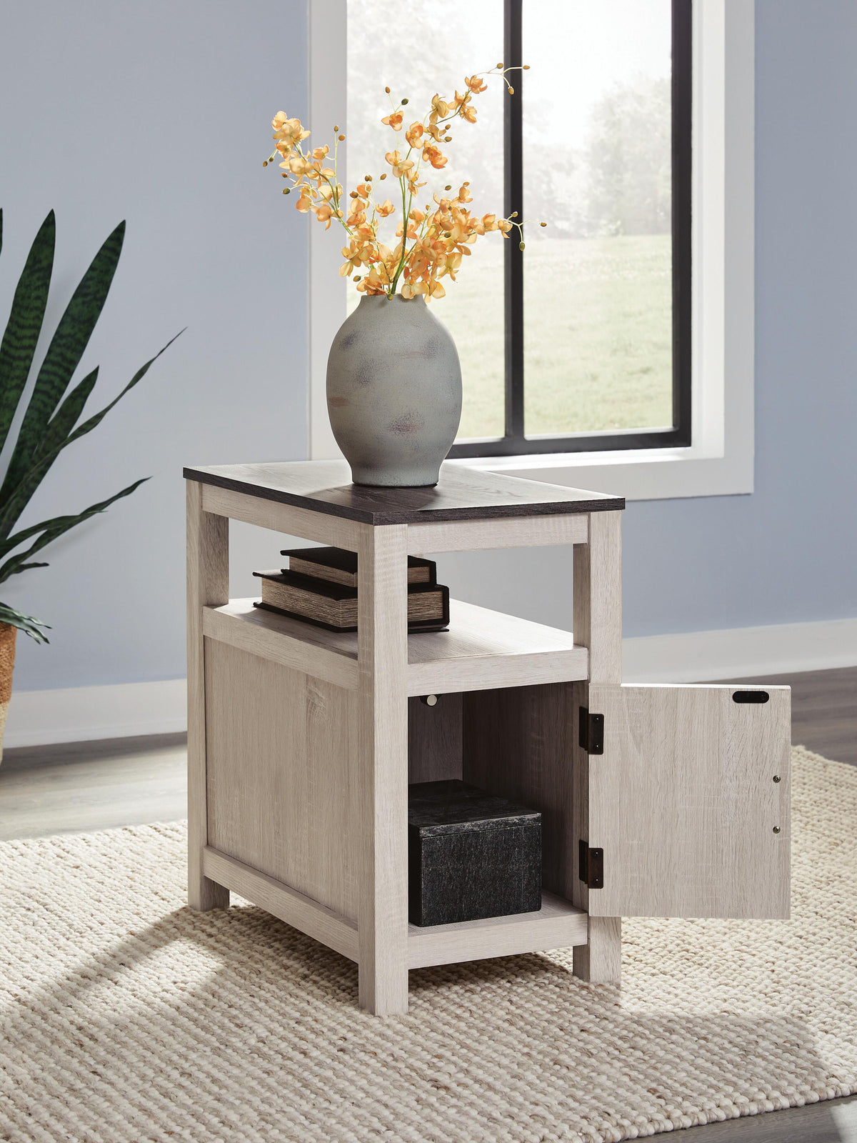 Fendenmore Chairside End Table - Brown Gray/Antique White  (T190-SI) - Image 7