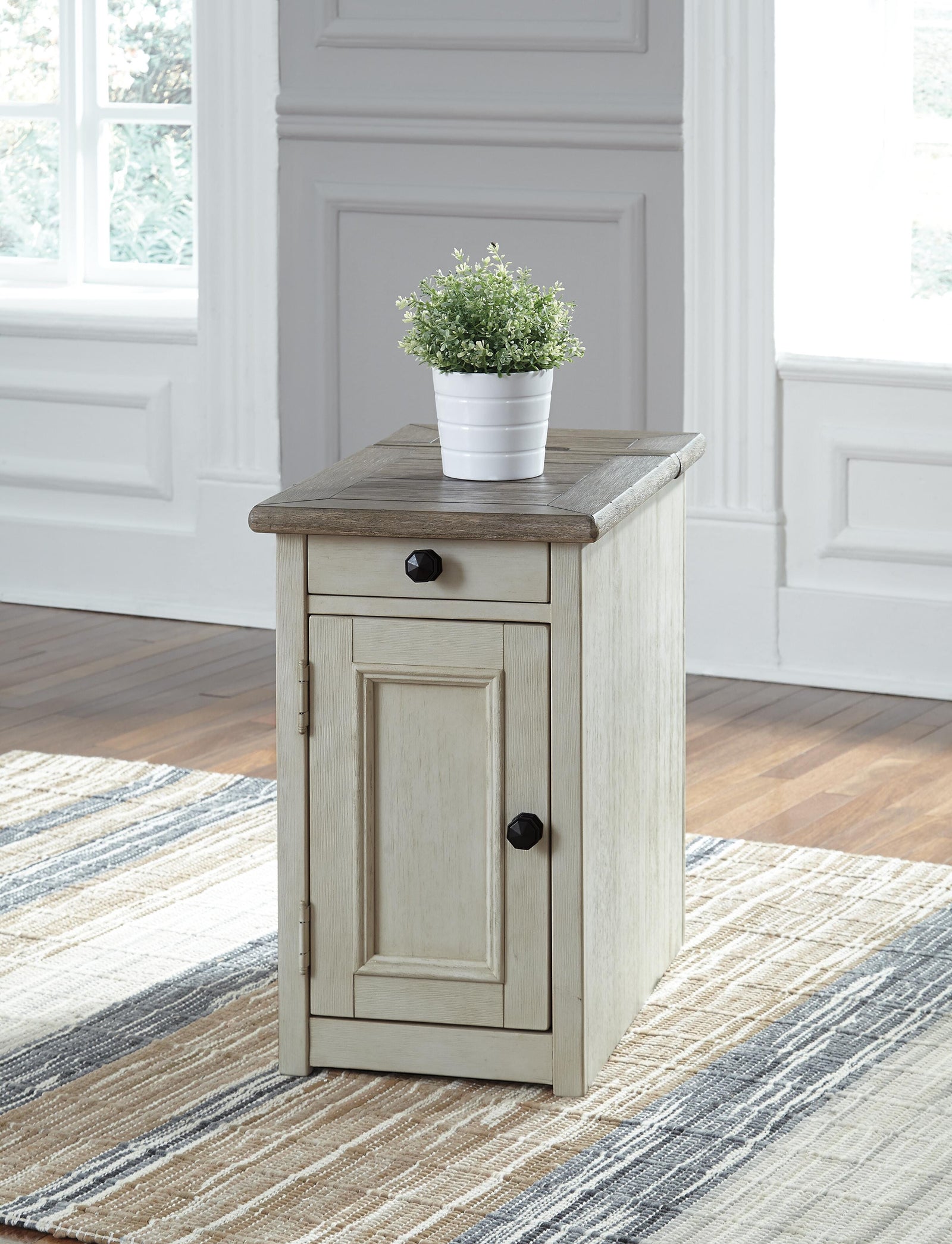 Bolanburg Chairside End Table with USB Ports & Outlets - Two-tone  (T637-SI) - Image 3