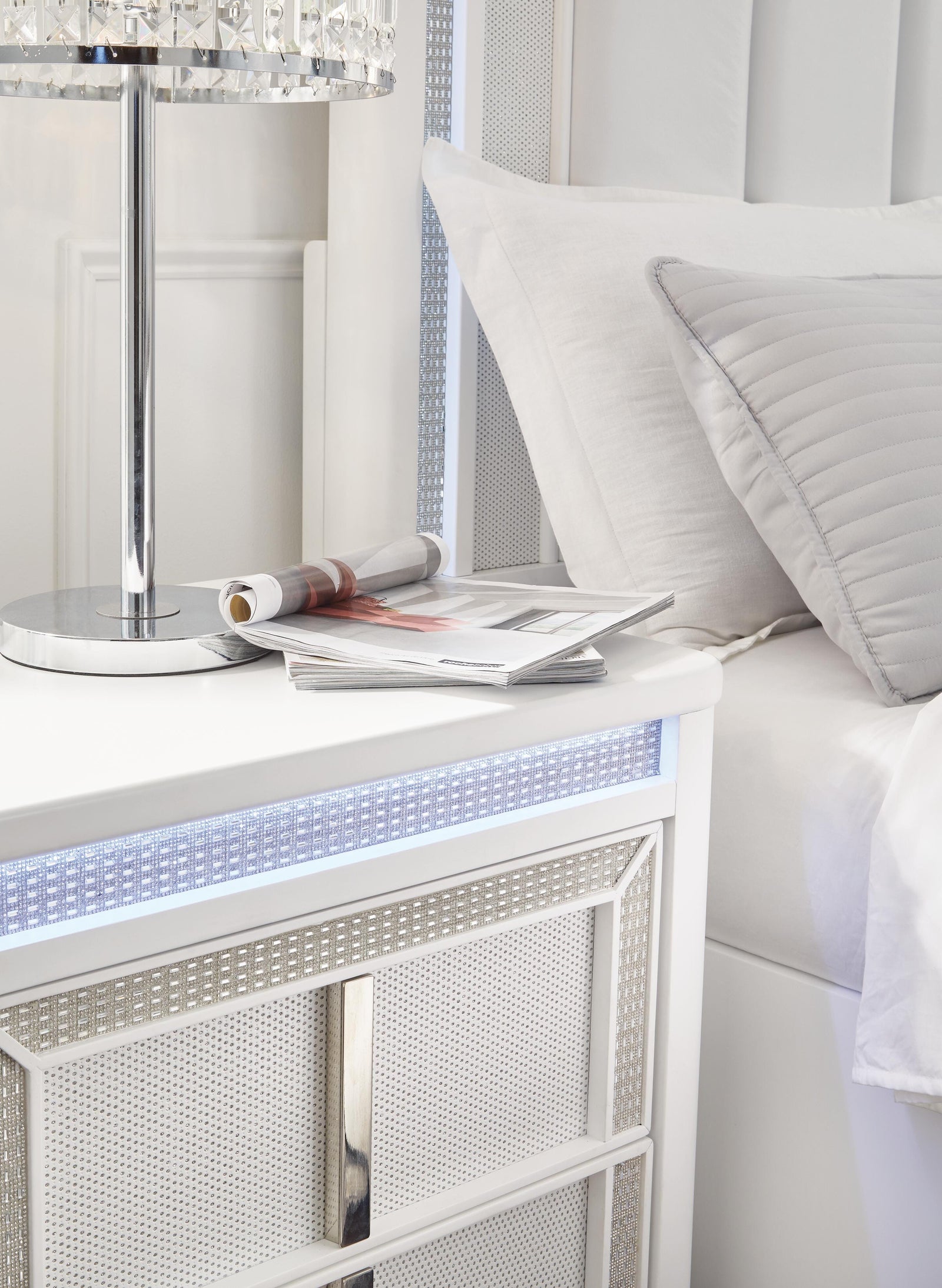 Chalanna Nightstand - White  (B822-SI) - Image 6