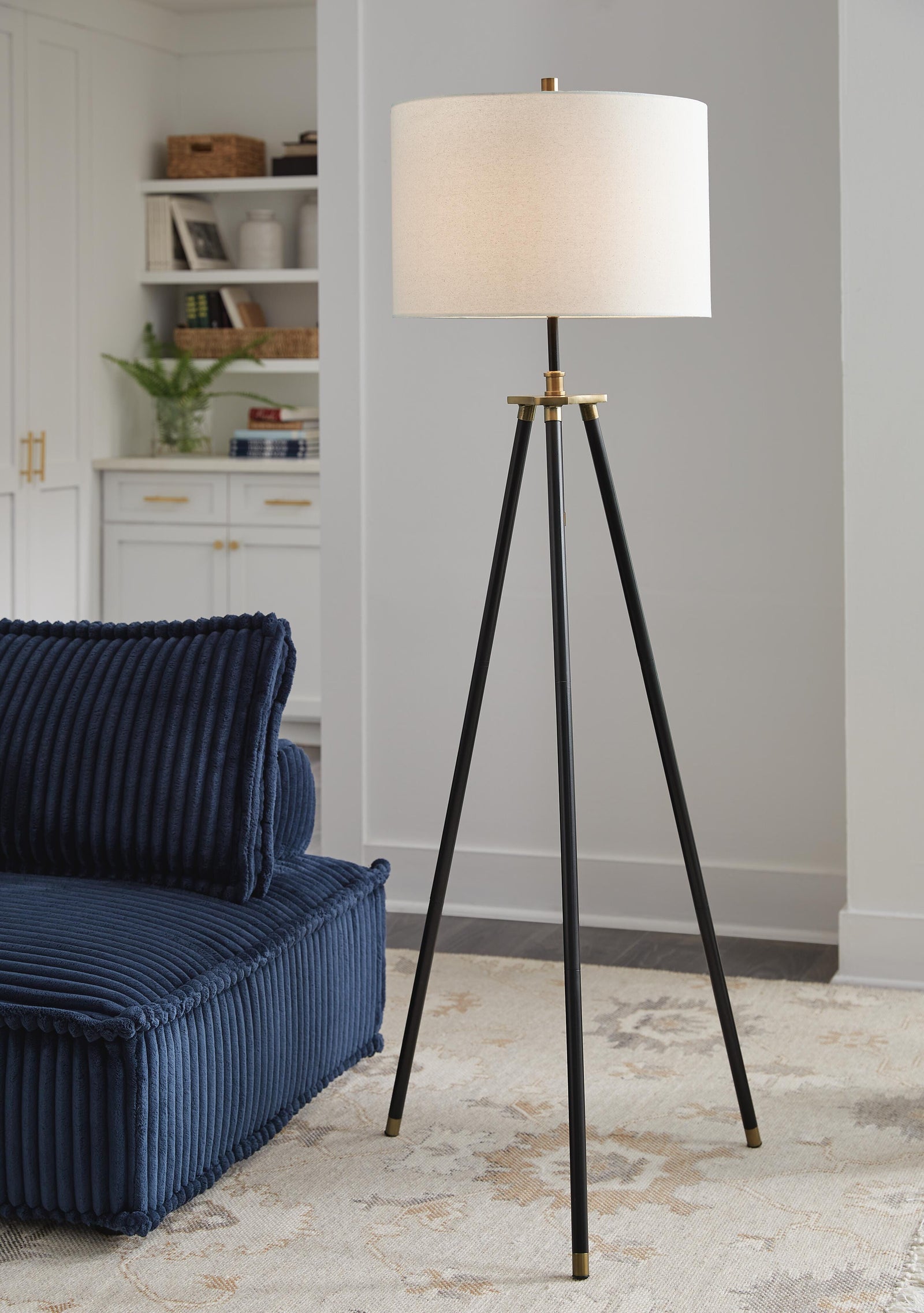 Cashner Floor Lamp (L206101-SI) - Image 2