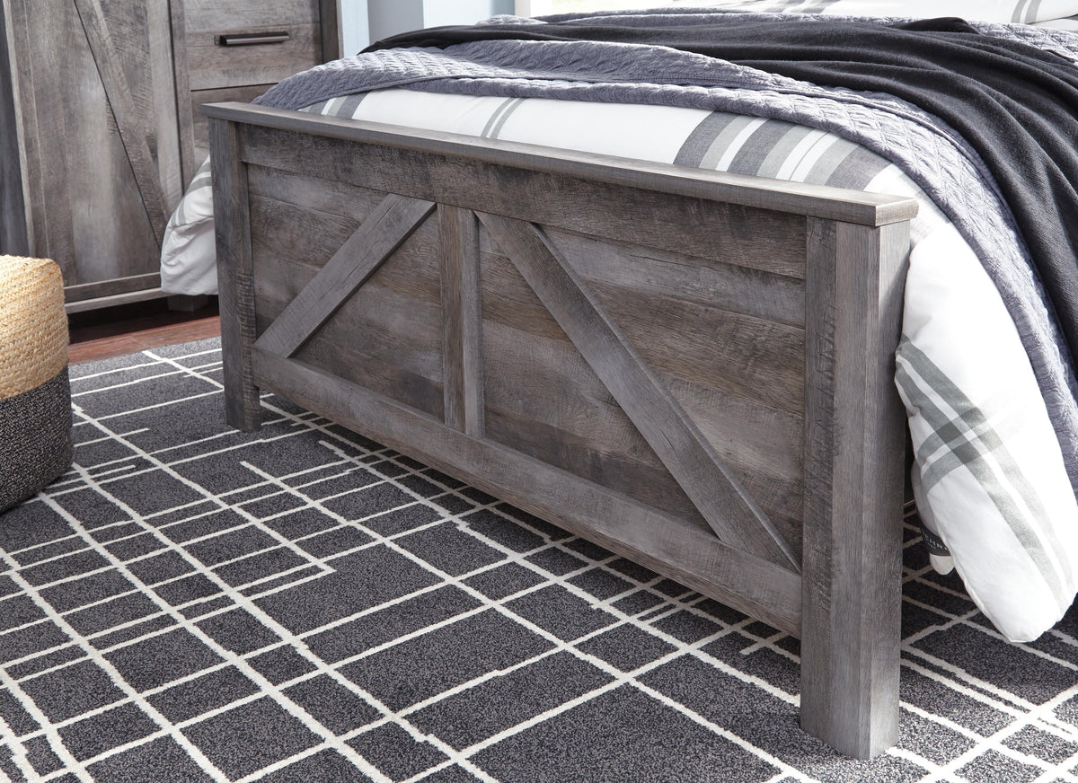 Wynnlow Crossbuck Panel Bed, Dresser, Mirror and Chest - Gray  (B440-SI) - Image 12
