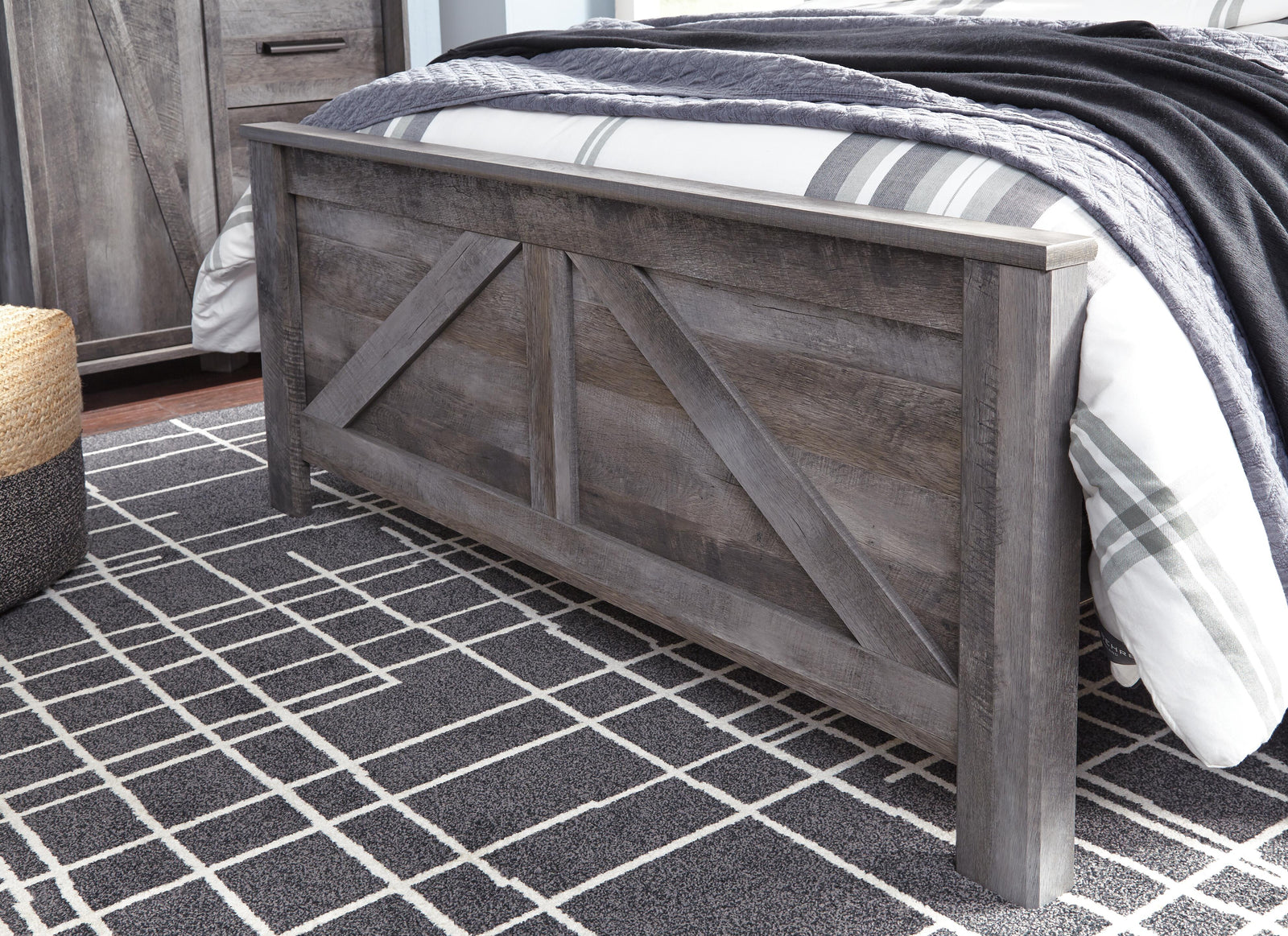 Wynnlow Crossbuck Panel Bed, Dresser, Mirror and Chest - Gray  (B440-SI) - Image 12